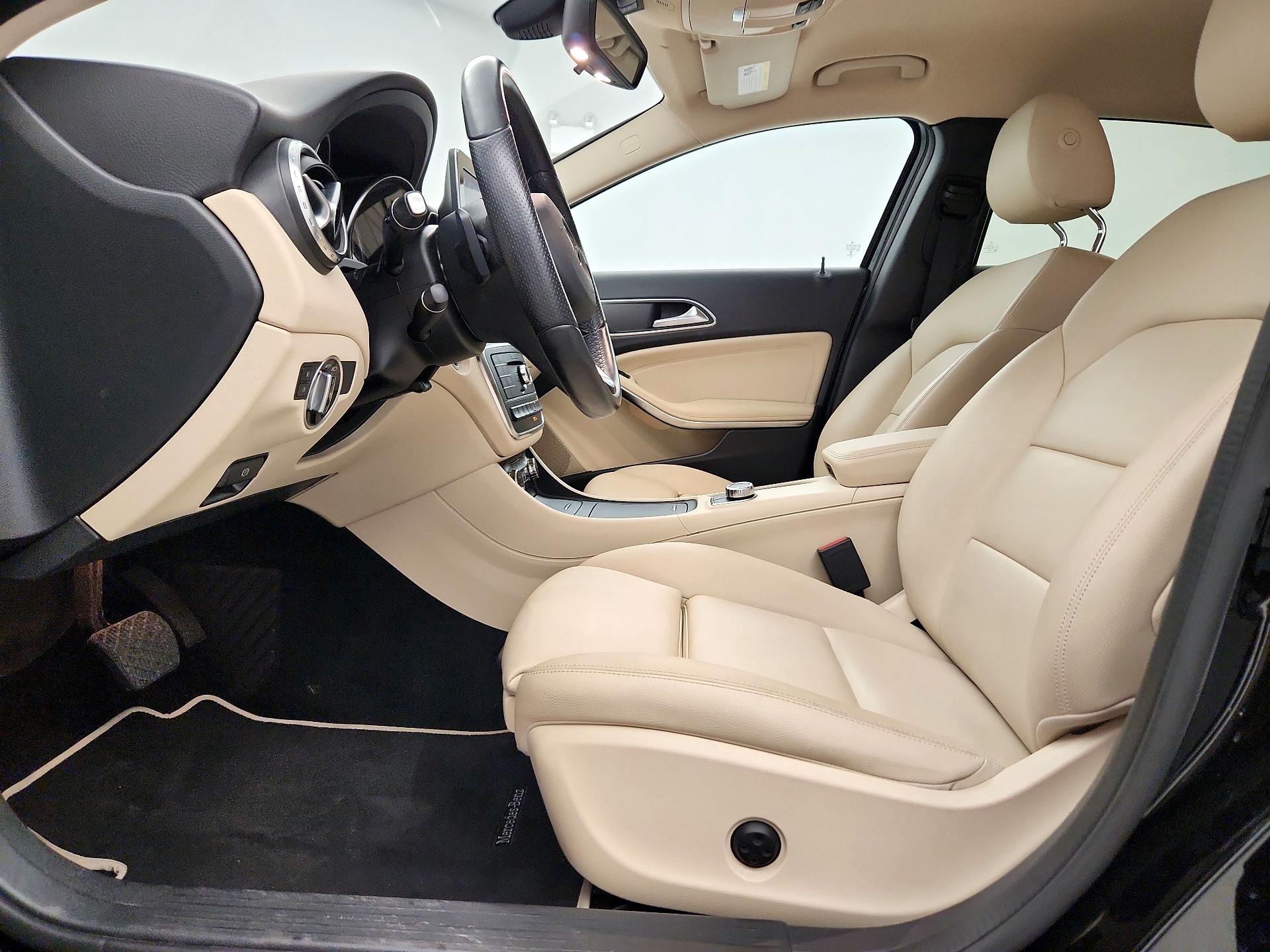 Thumbnail: 2016 Mercedes-Benz GLA - 11