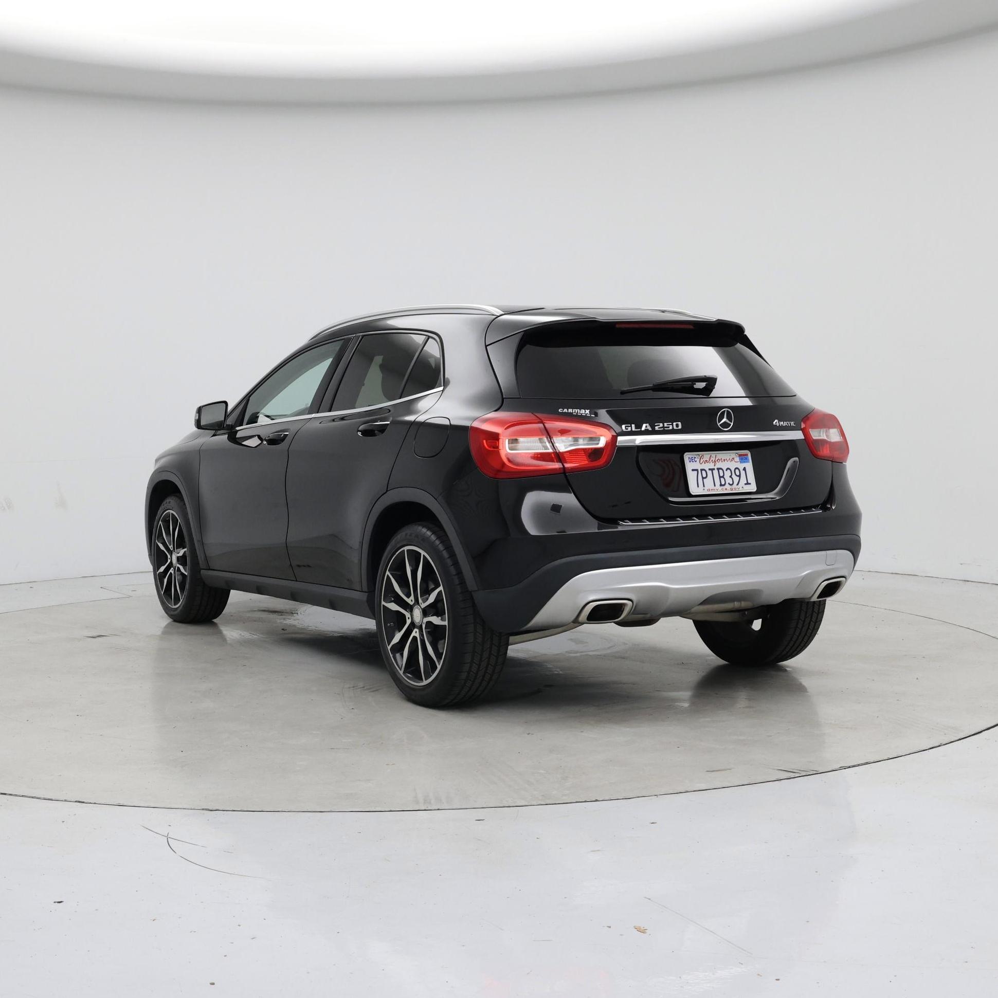 Thumbnail: 2016 Mercedes-Benz GLA - 2