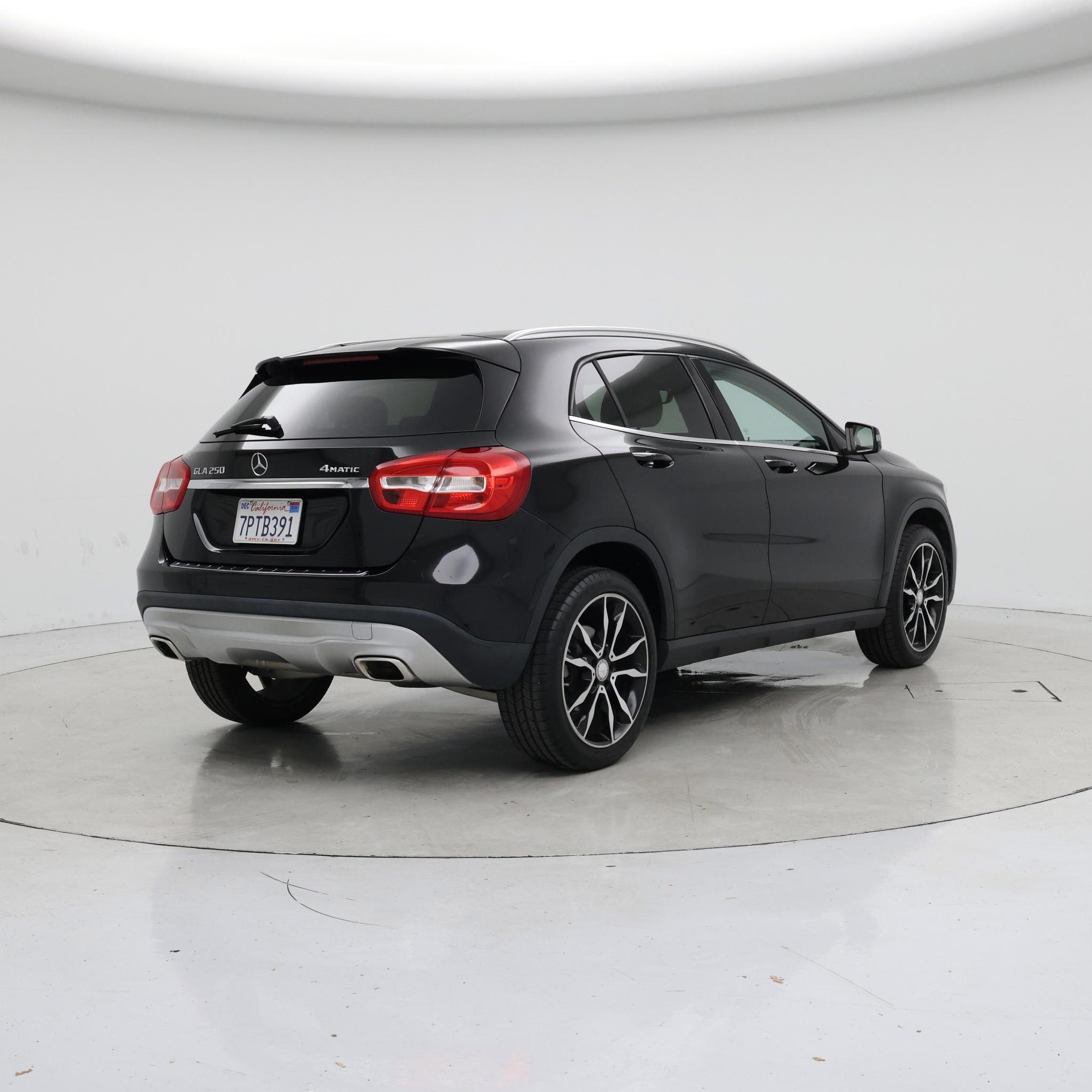 Thumbnail: 2016 Mercedes-Benz GLA - 8