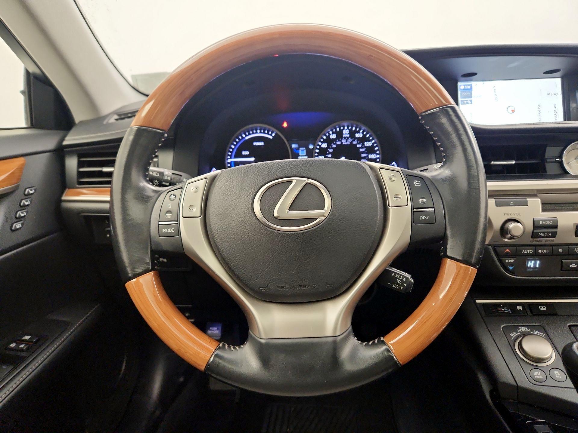 Thumbnail: 2014 Lexus ES - 10