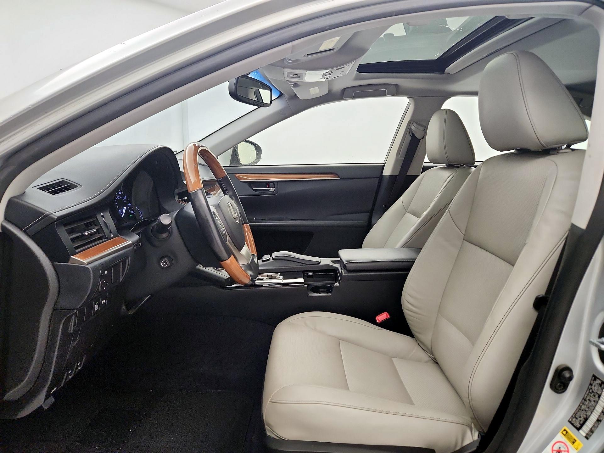 Thumbnail: 2014 Lexus ES - 11