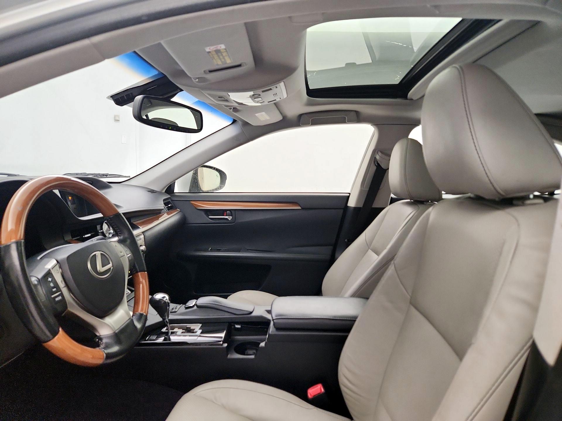 Thumbnail: 2014 Lexus ES - 20