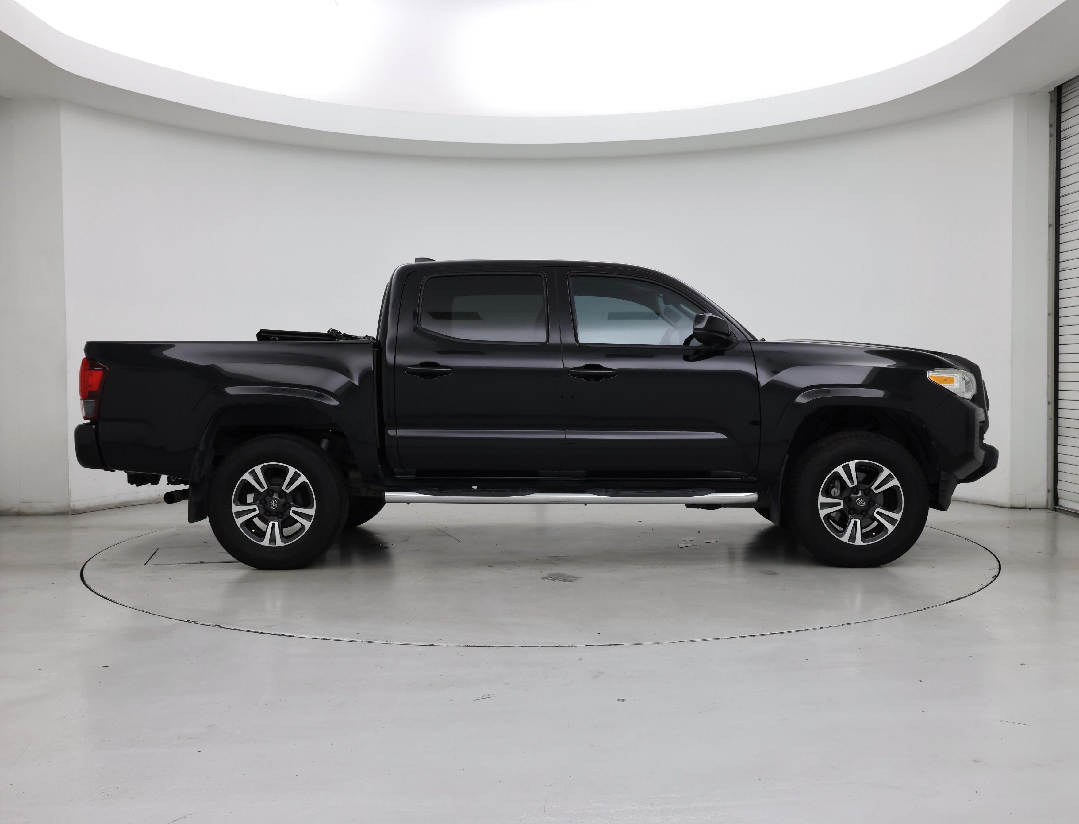 Thumbnail: 2020 Toyota Tacoma - 7