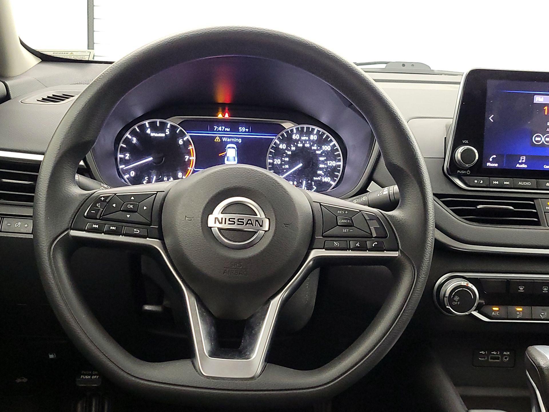 Thumbnail: 2019 Nissan Altima - 10