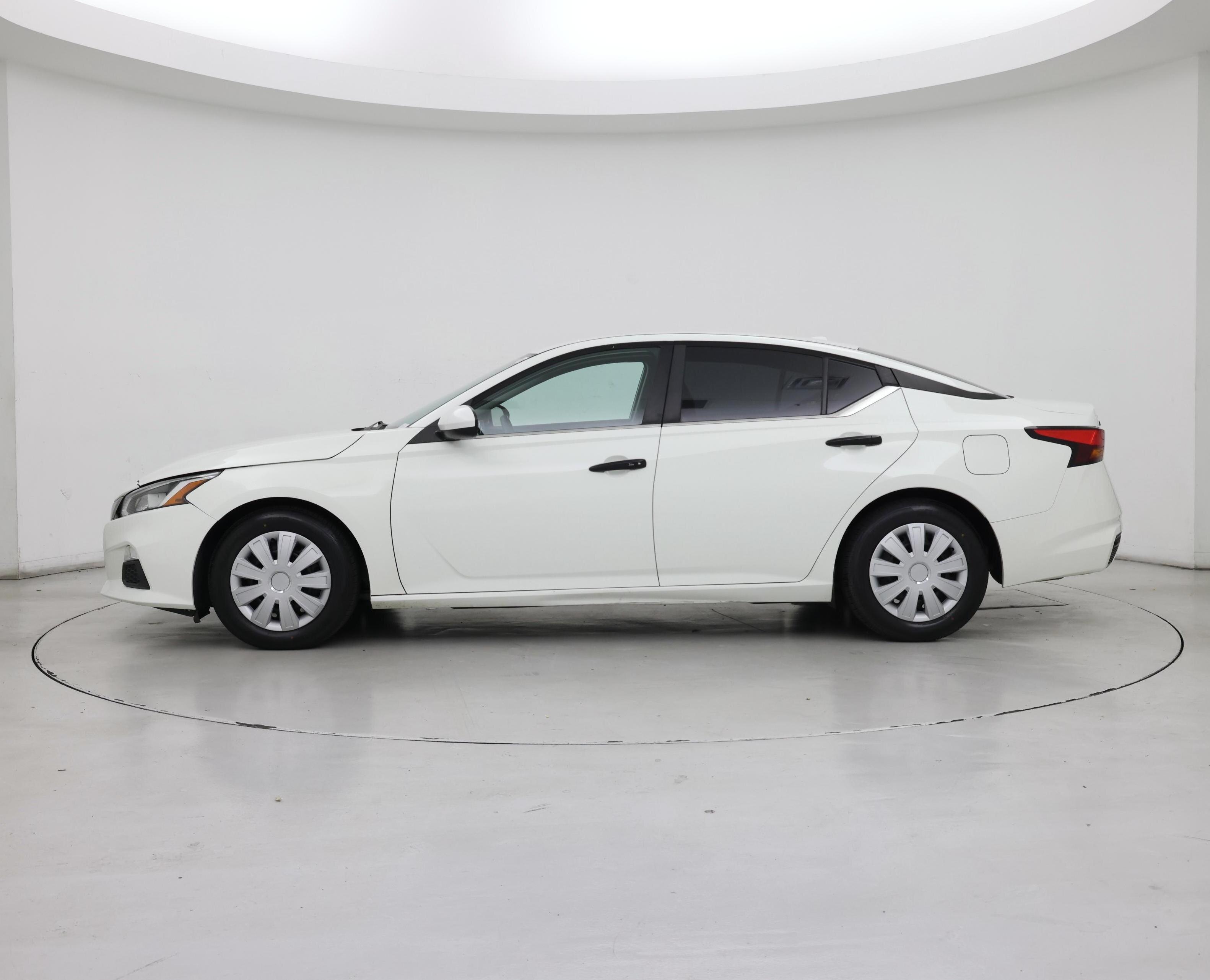 Thumbnail: 2019 Nissan Altima - 3