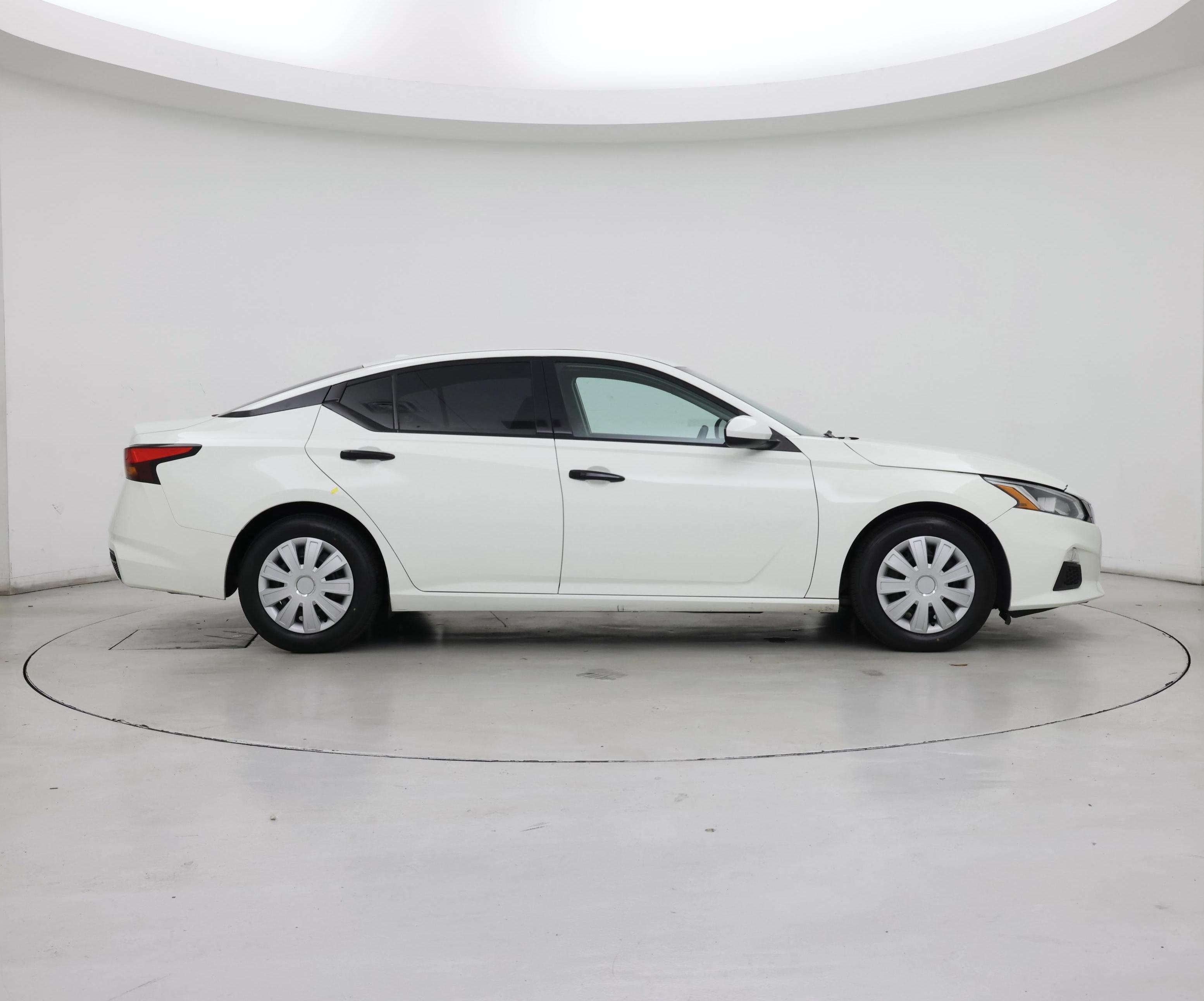Thumbnail: 2019 Nissan Altima - 7