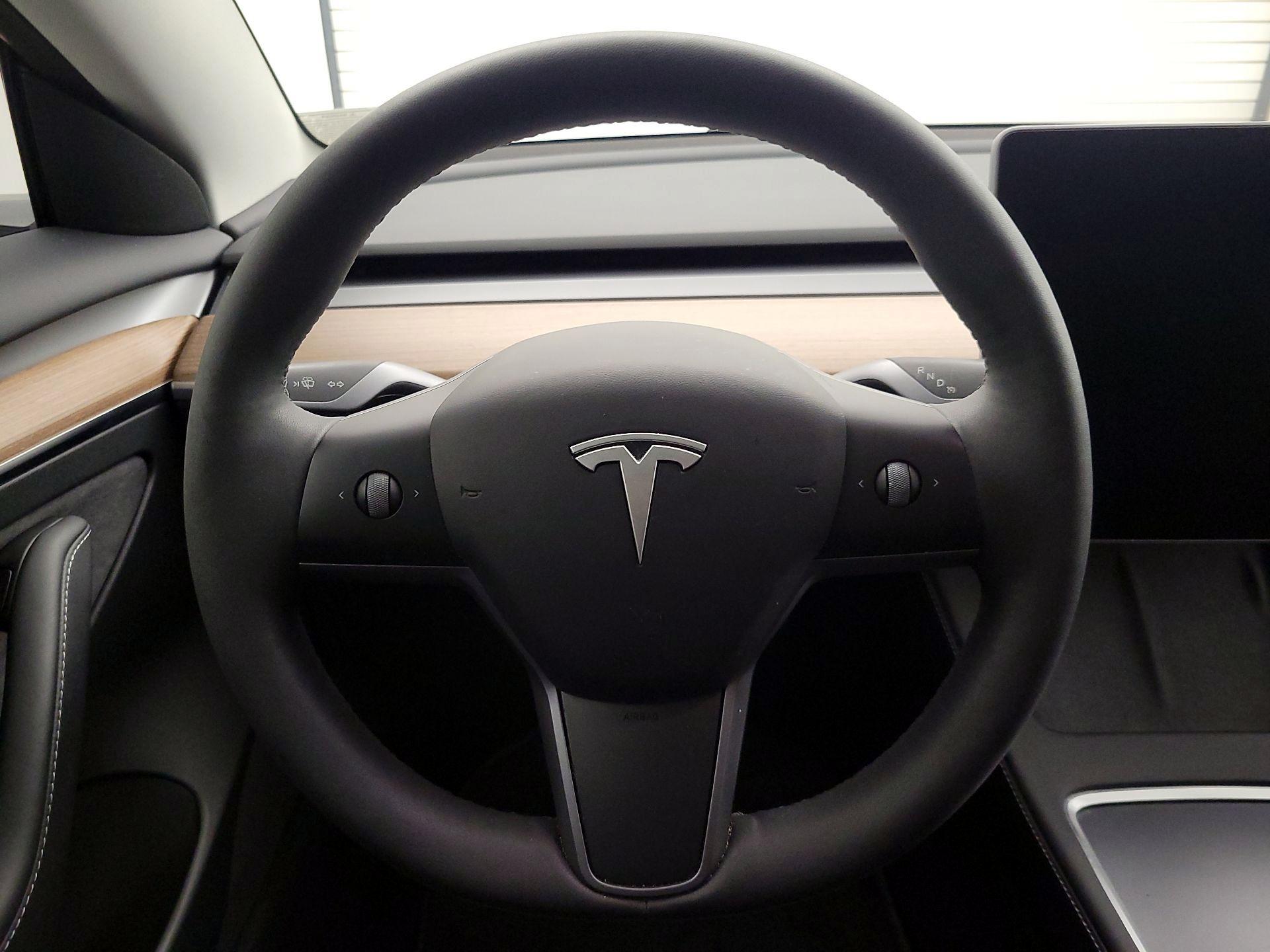 Thumbnail: 2023 Tesla Model 3 - 10