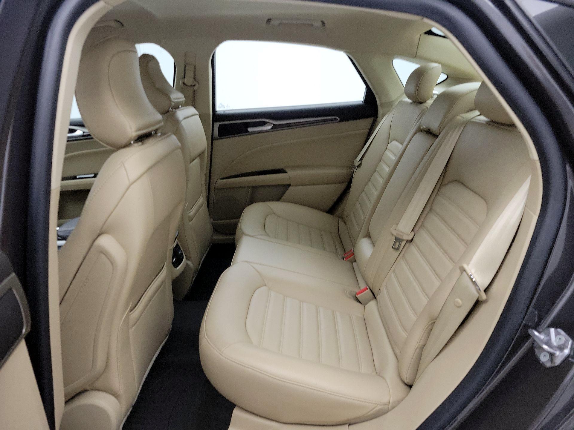 Thumbnail: 2015 Ford Fusion - 18