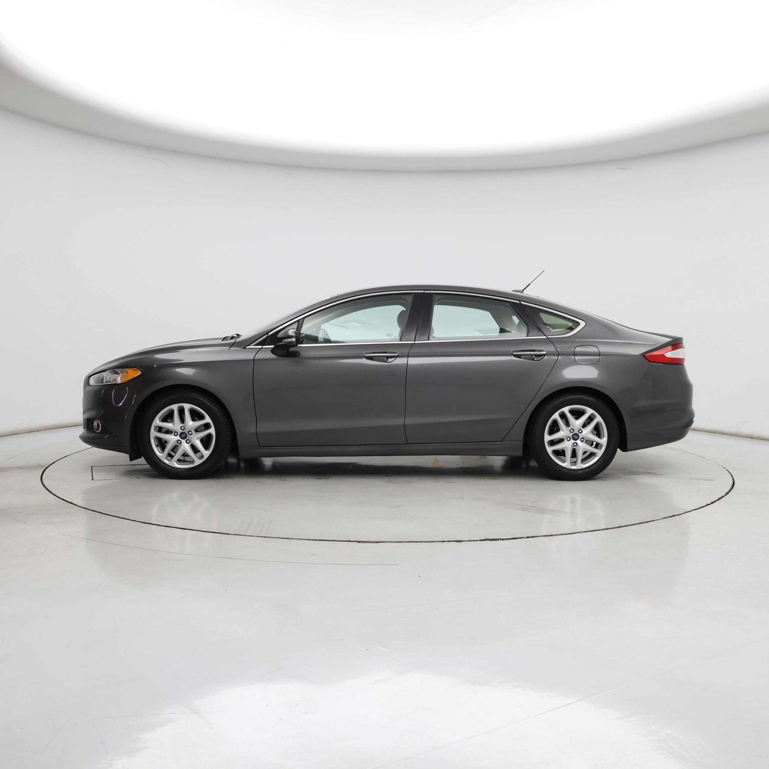 Thumbnail: 2015 Ford Fusion - 3