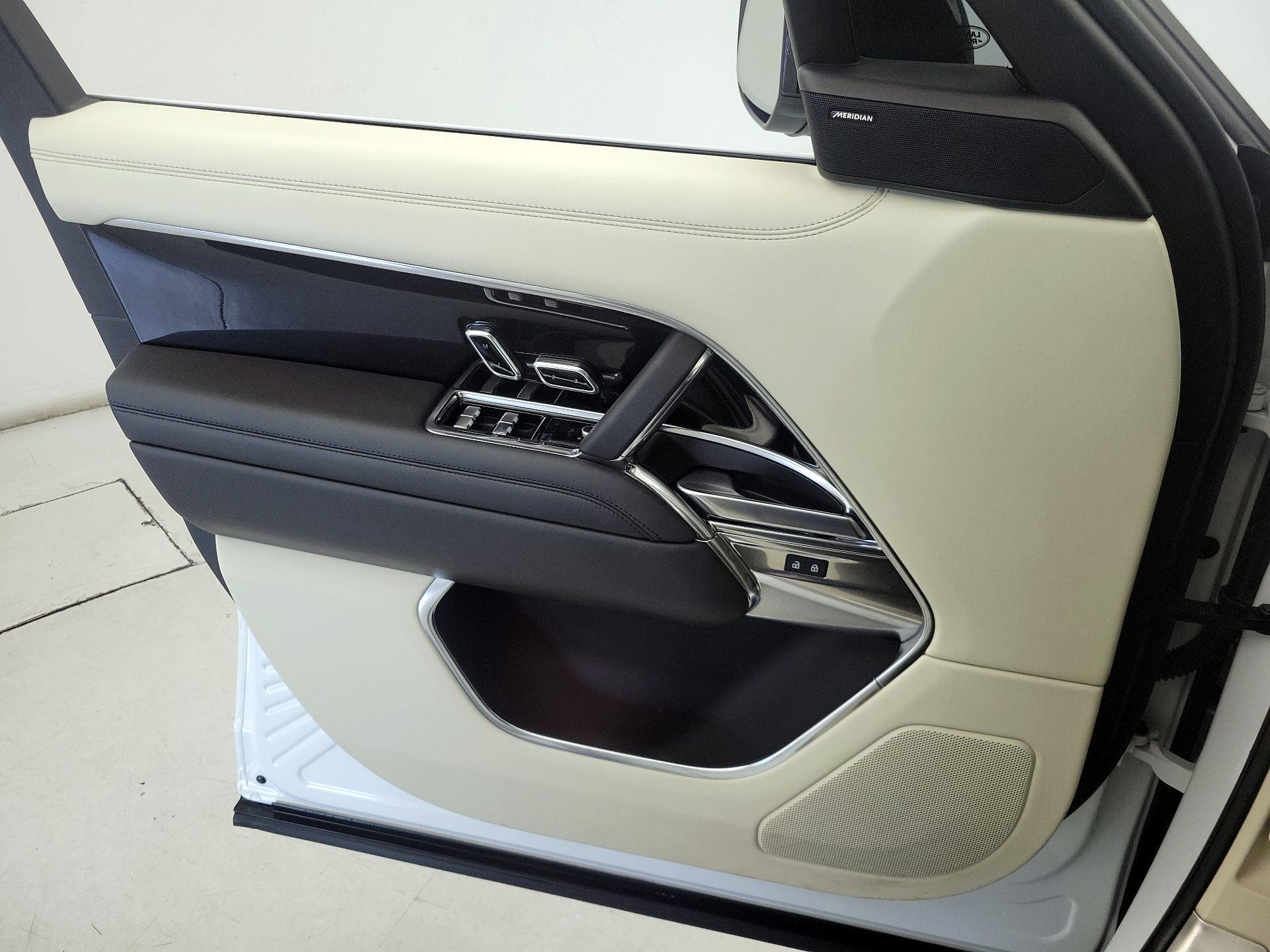 Thumbnail: 2023 Land Rover Range Rover - 12