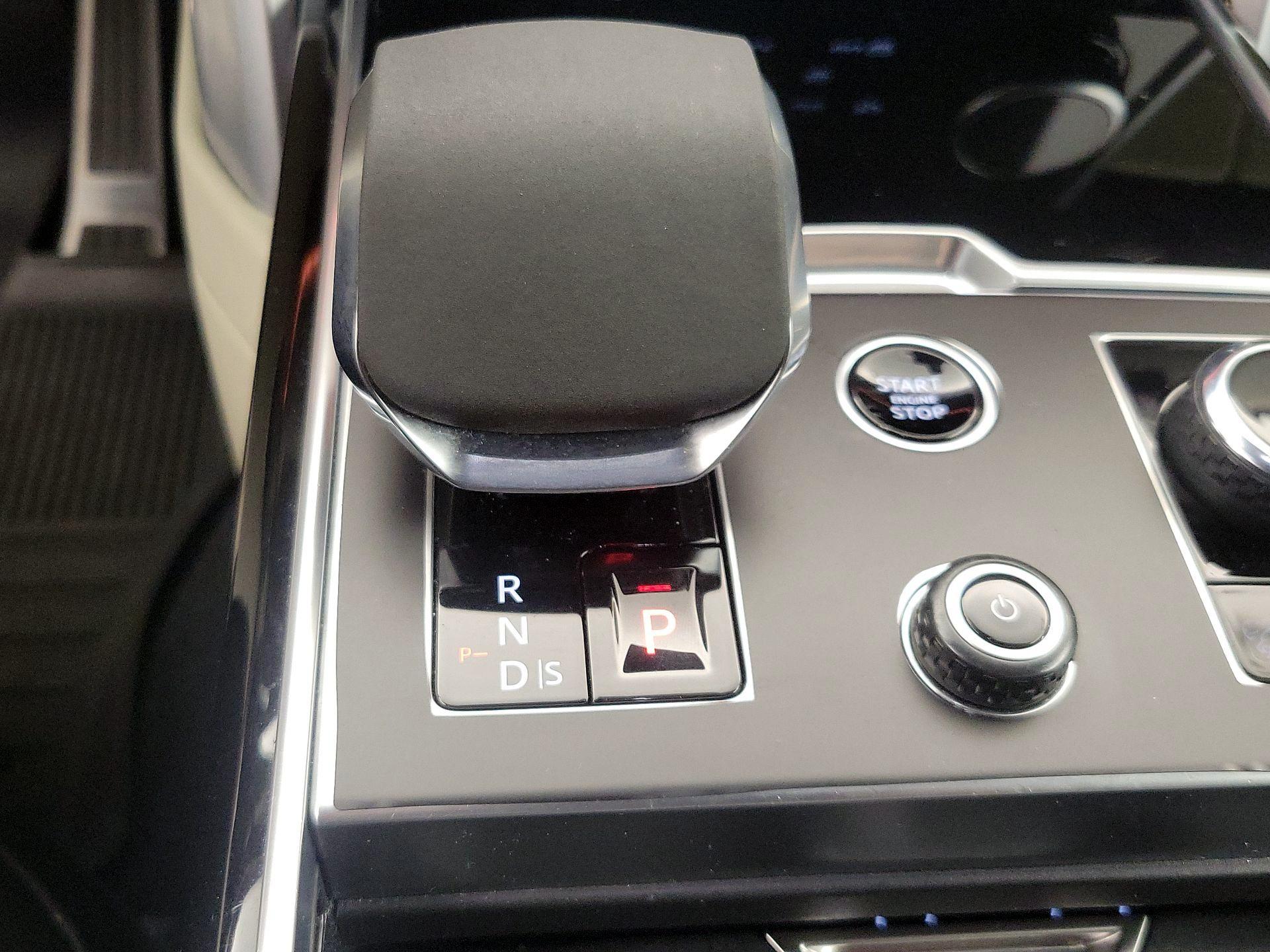 Thumbnail: 2023 Land Rover Range Rover - 18