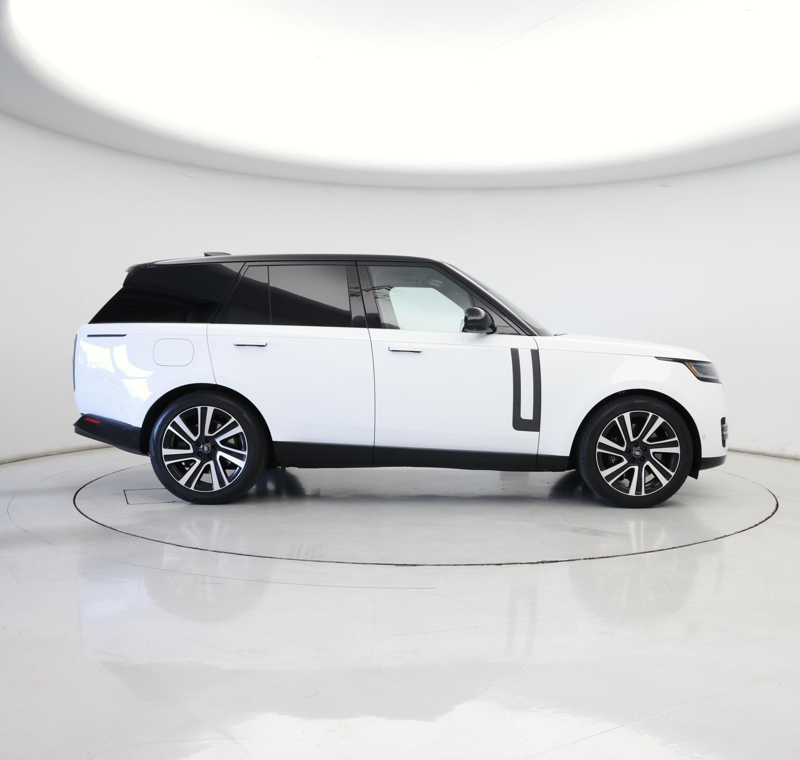 Thumbnail: 2023 Land Rover Range Rover - 7