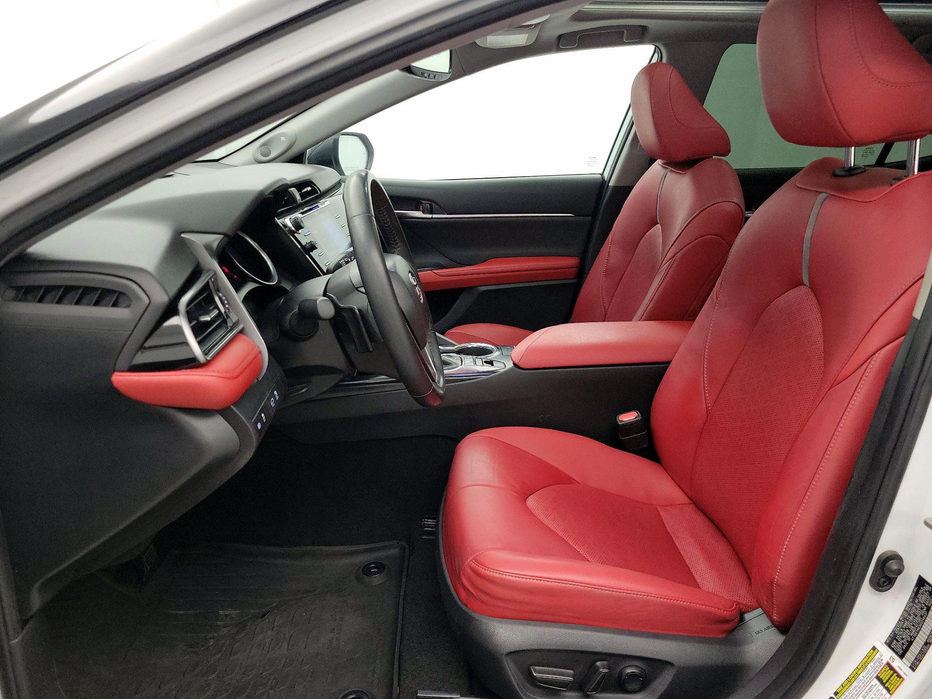 Thumbnail: 2019 Toyota Camry - 11