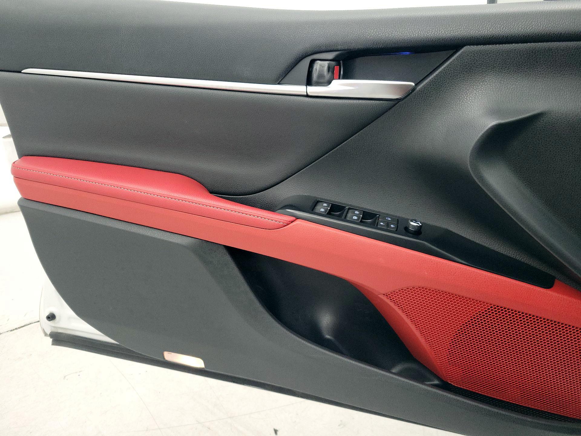 Thumbnail: 2019 Toyota Camry - 12