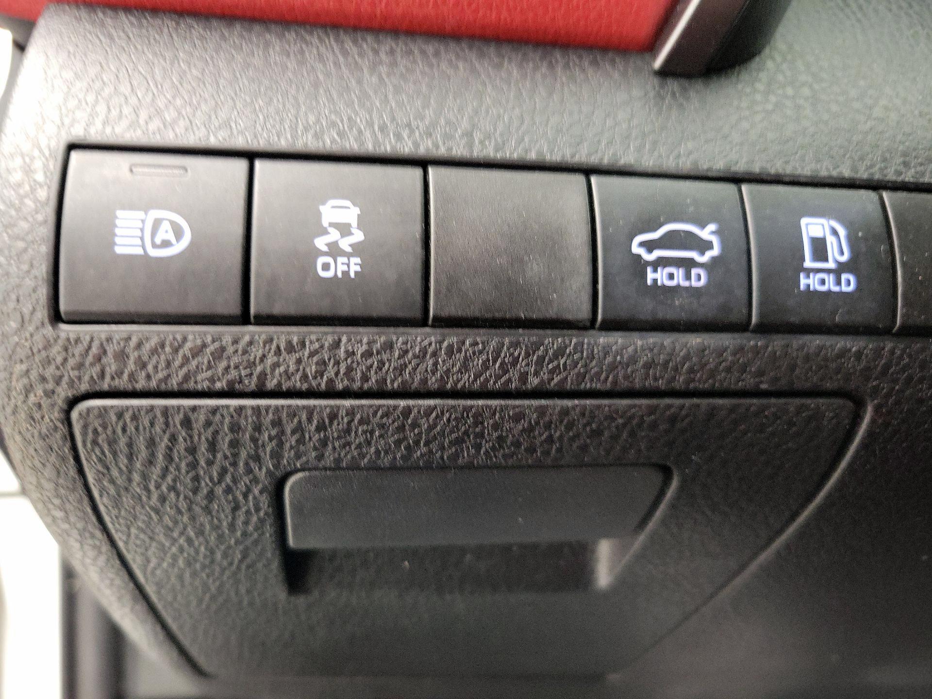Thumbnail: 2019 Toyota Camry - 13