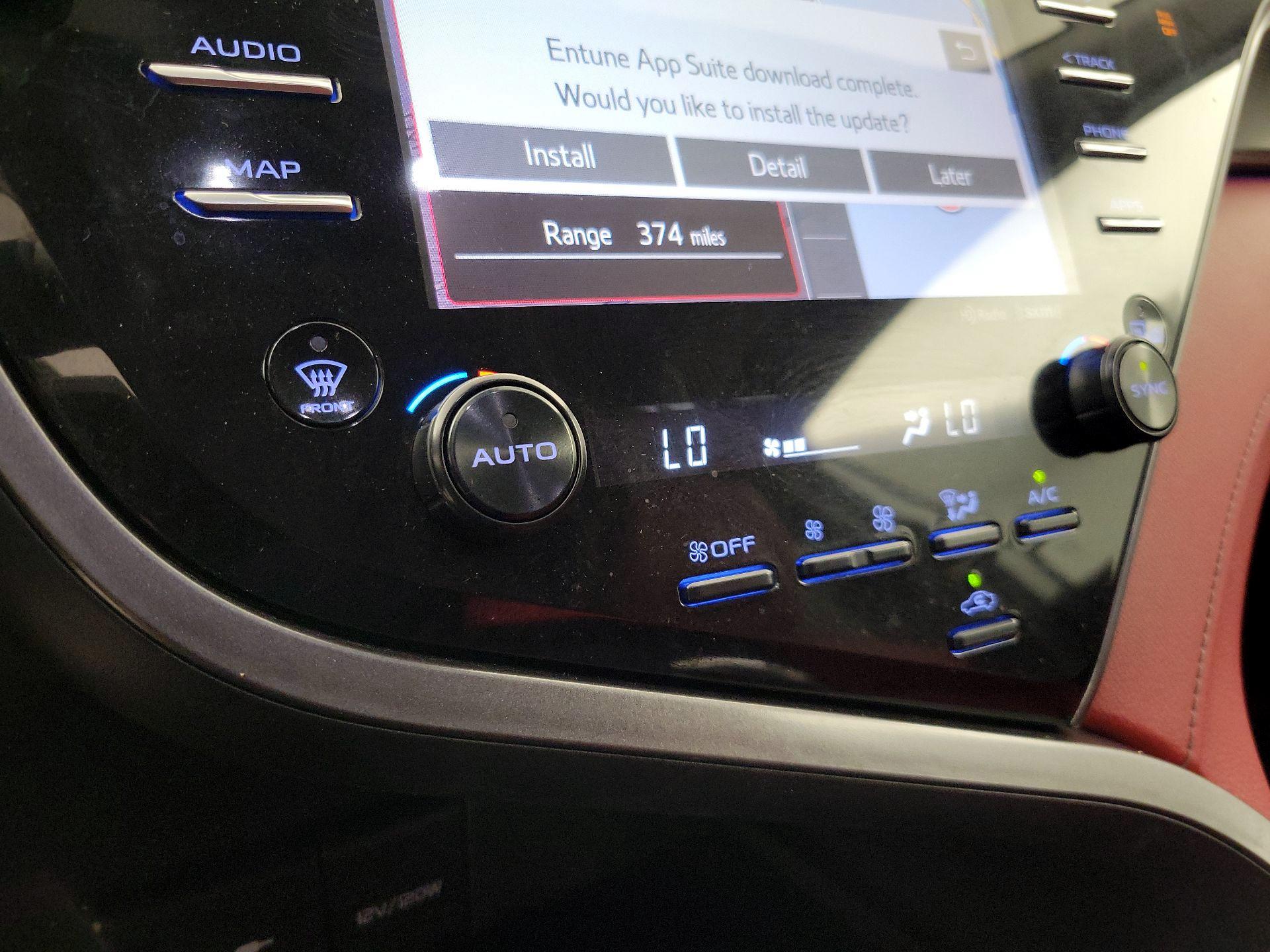 Thumbnail: 2019 Toyota Camry - 17