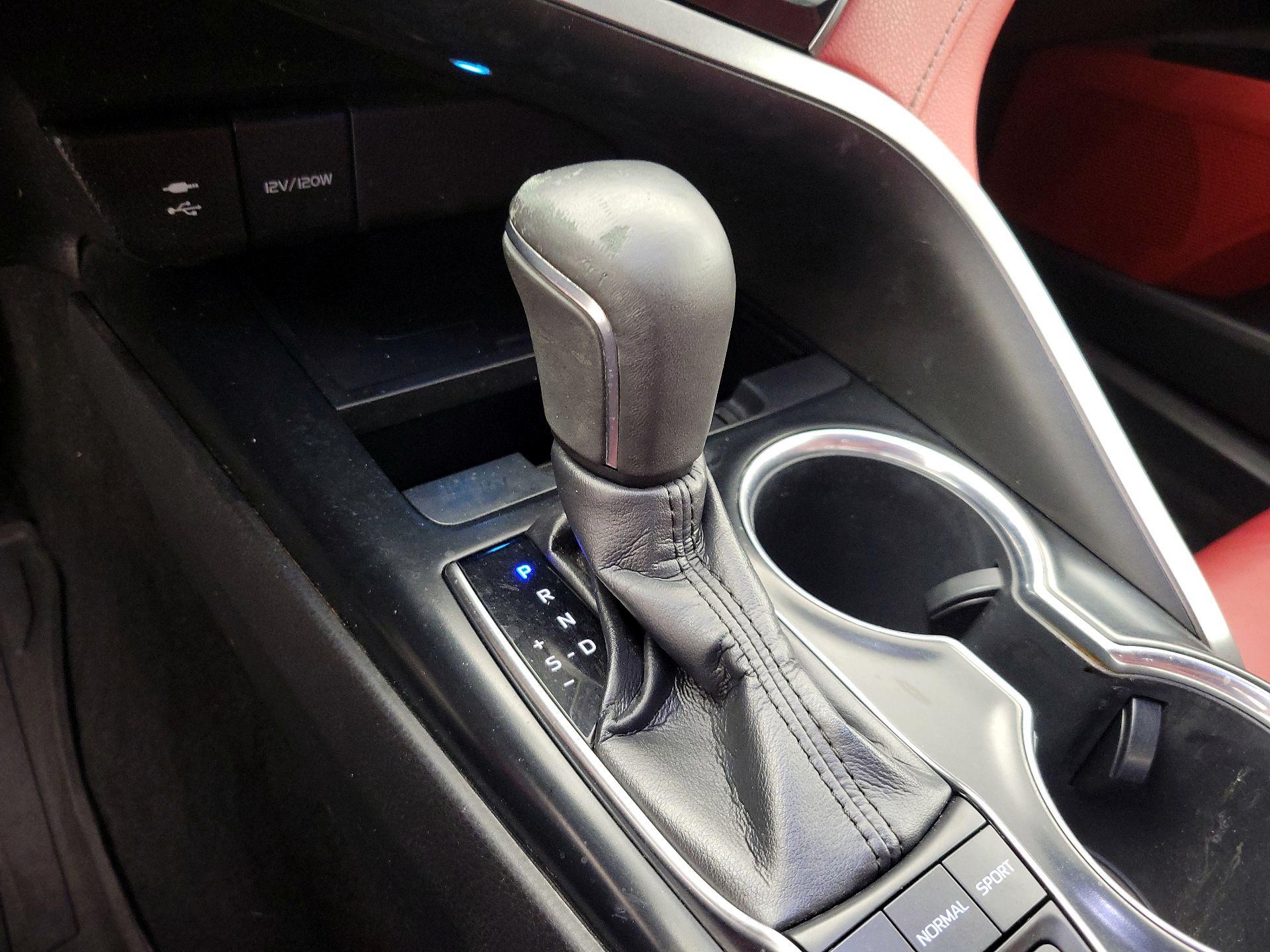 Thumbnail: 2019 Toyota Camry - 18