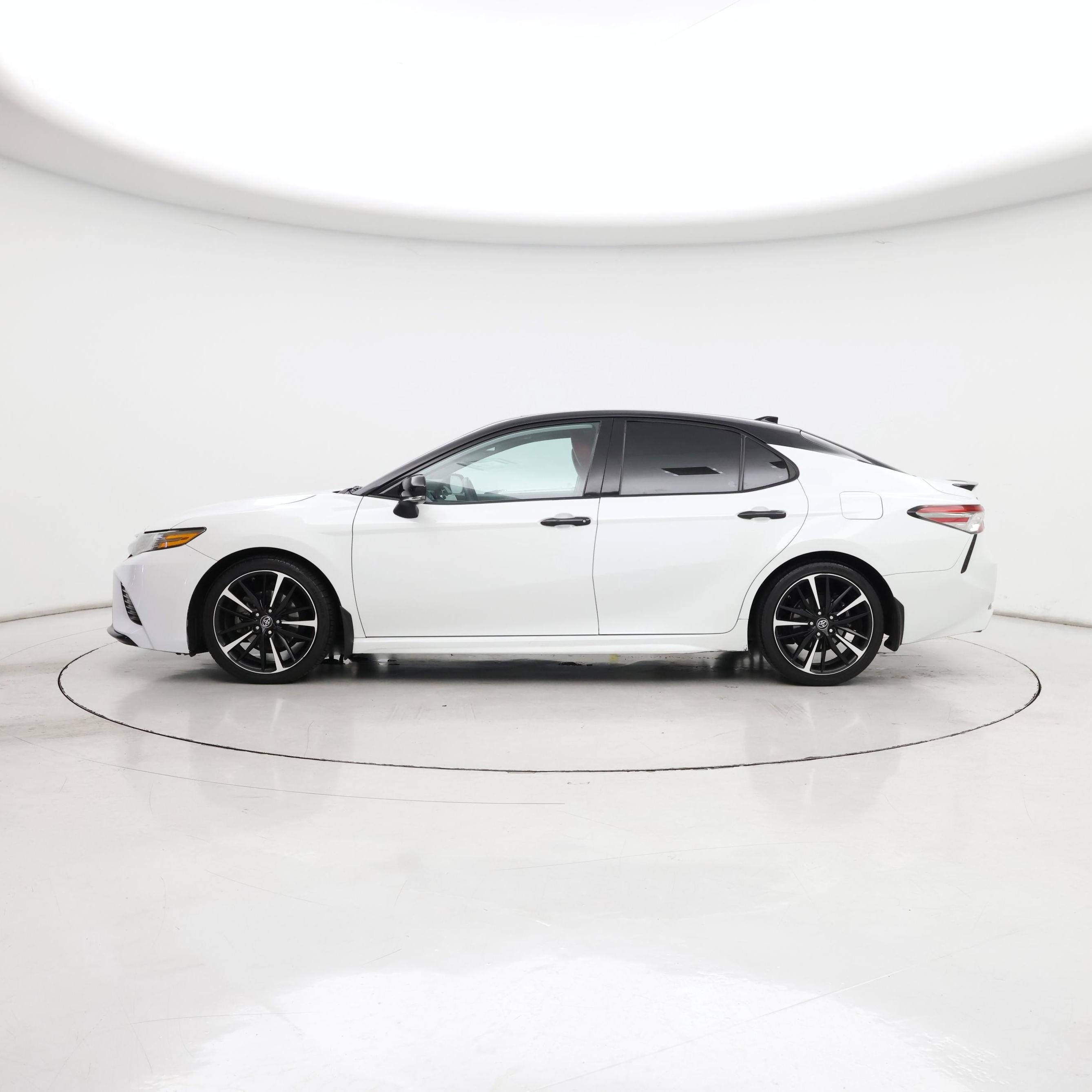 Thumbnail: 2019 Toyota Camry - 3