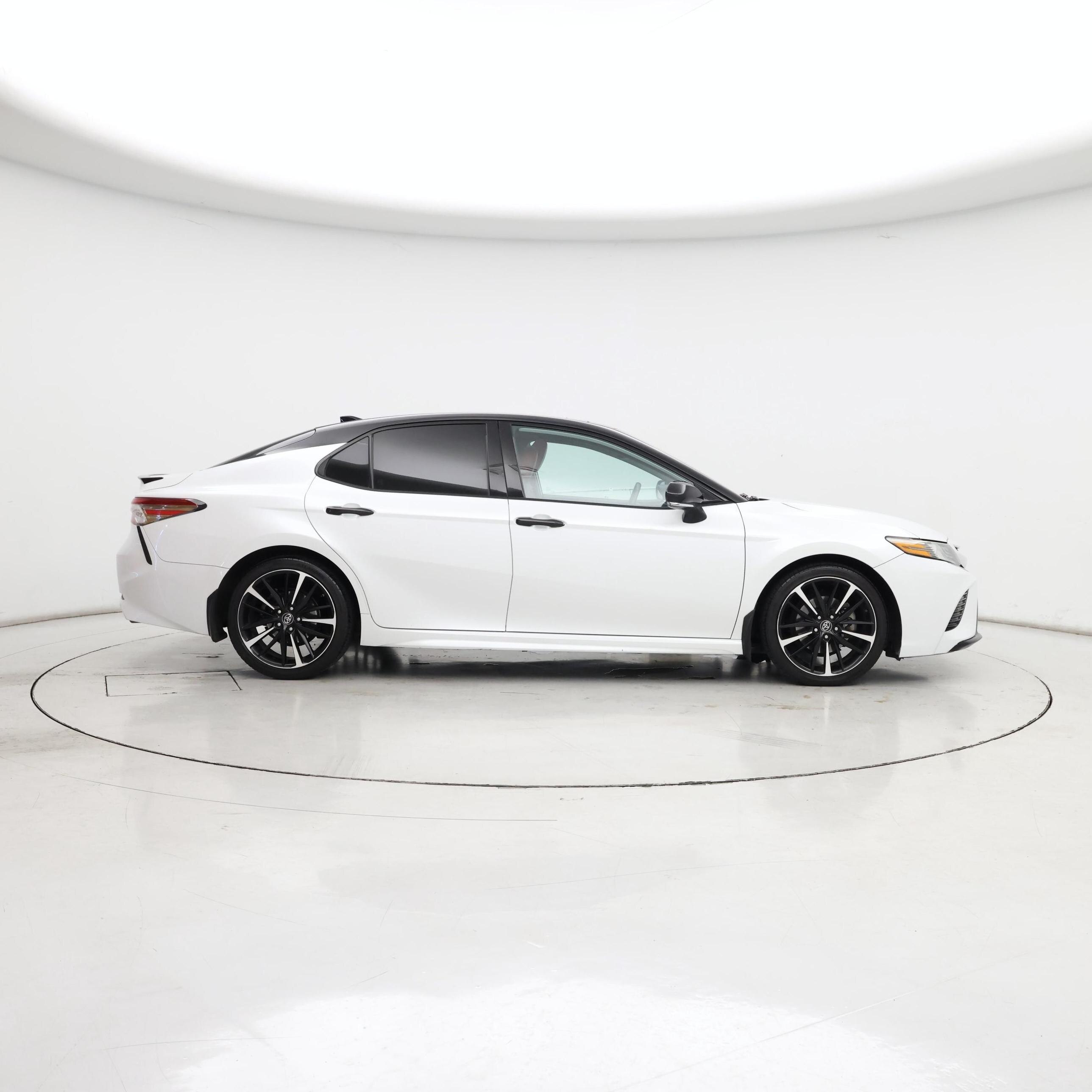 Thumbnail: 2019 Toyota Camry - 7