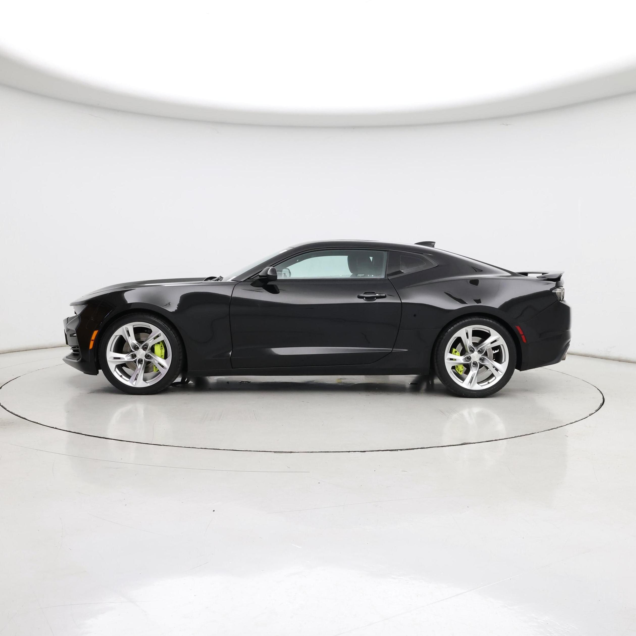 Thumbnail: 2019 Chevrolet Camaro - 3