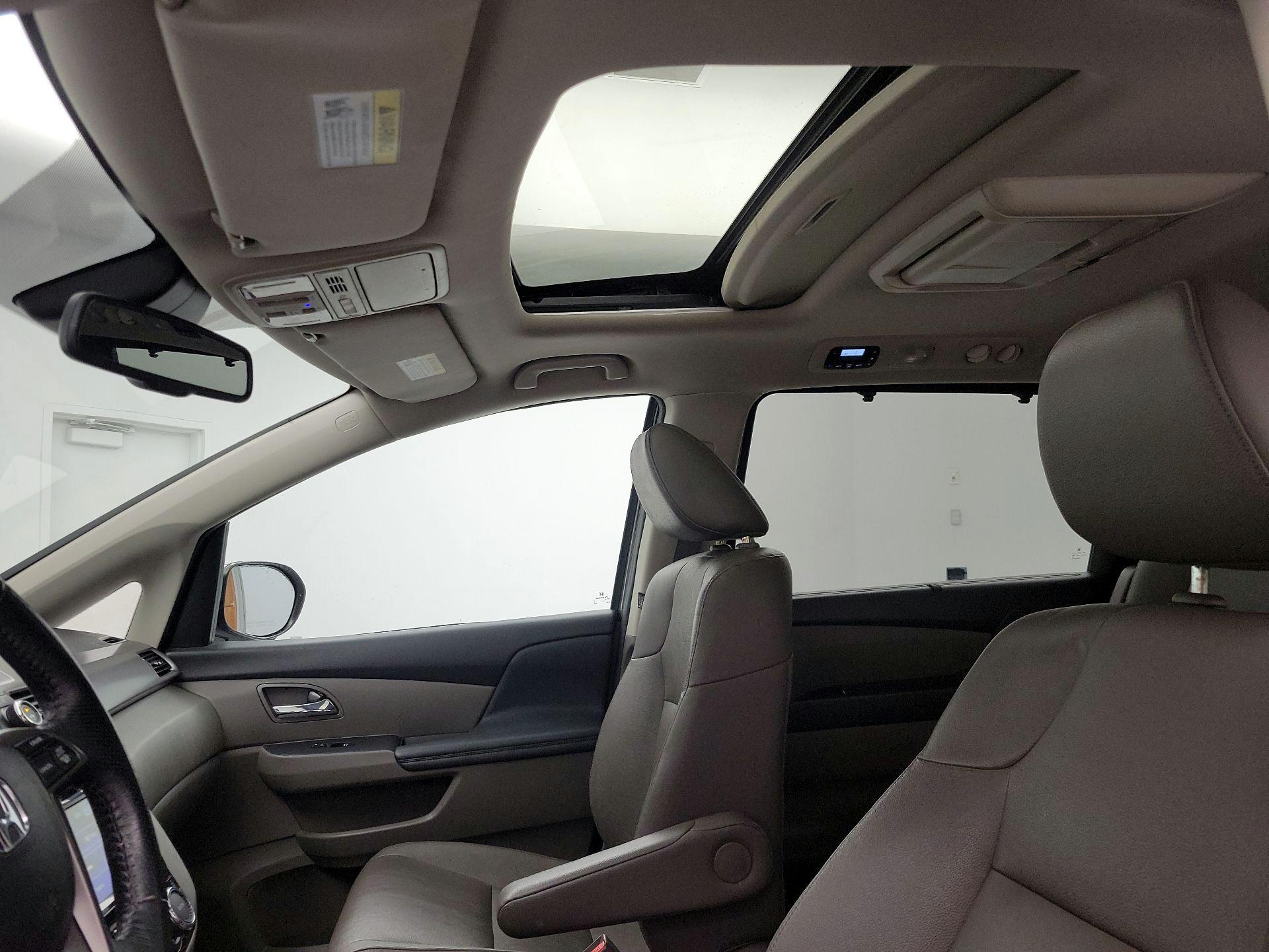 Thumbnail: 2016 Honda Odyssey - 19