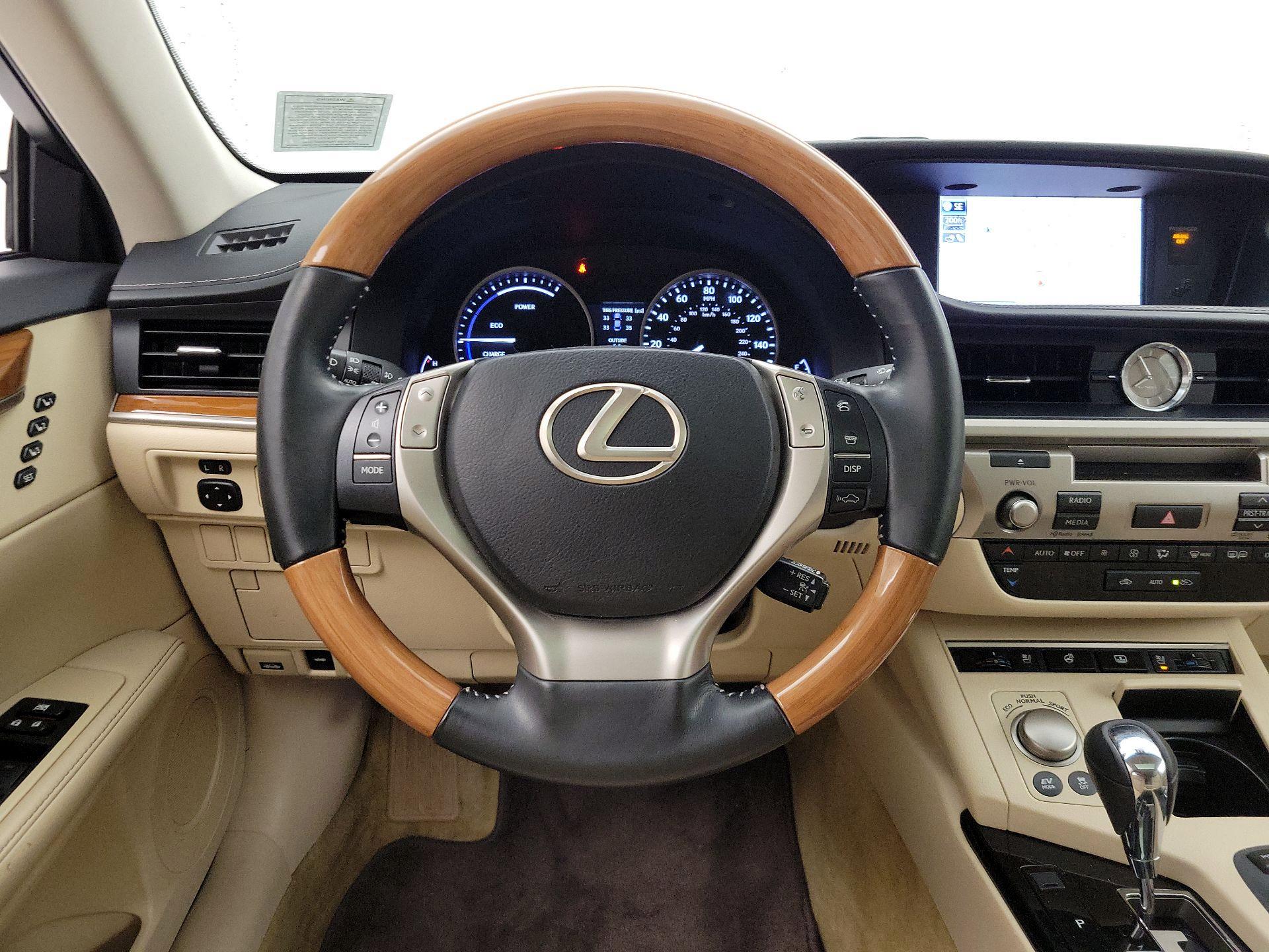 Thumbnail: 2014 Lexus ES - 10