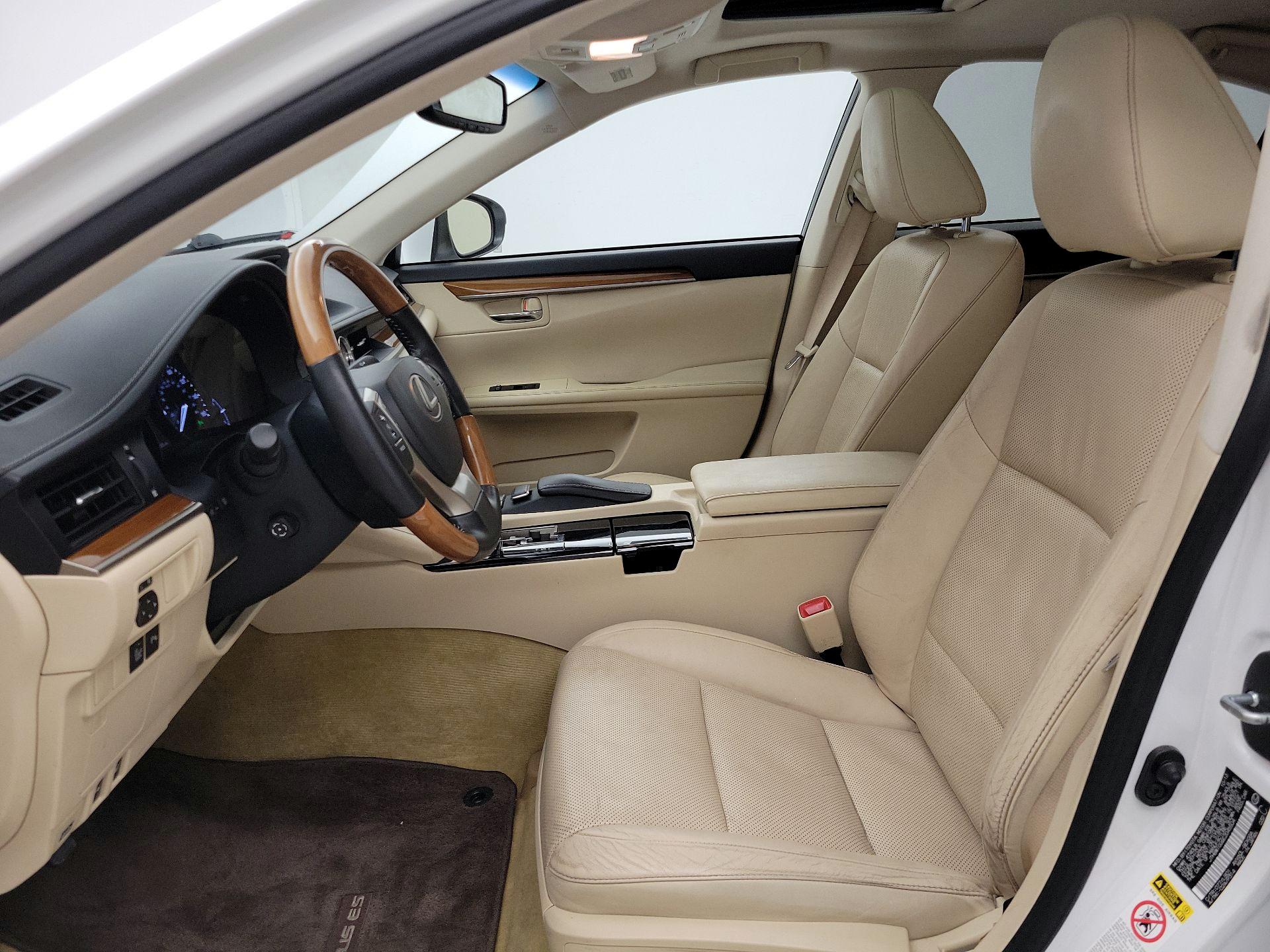 Thumbnail: 2014 Lexus ES - 11