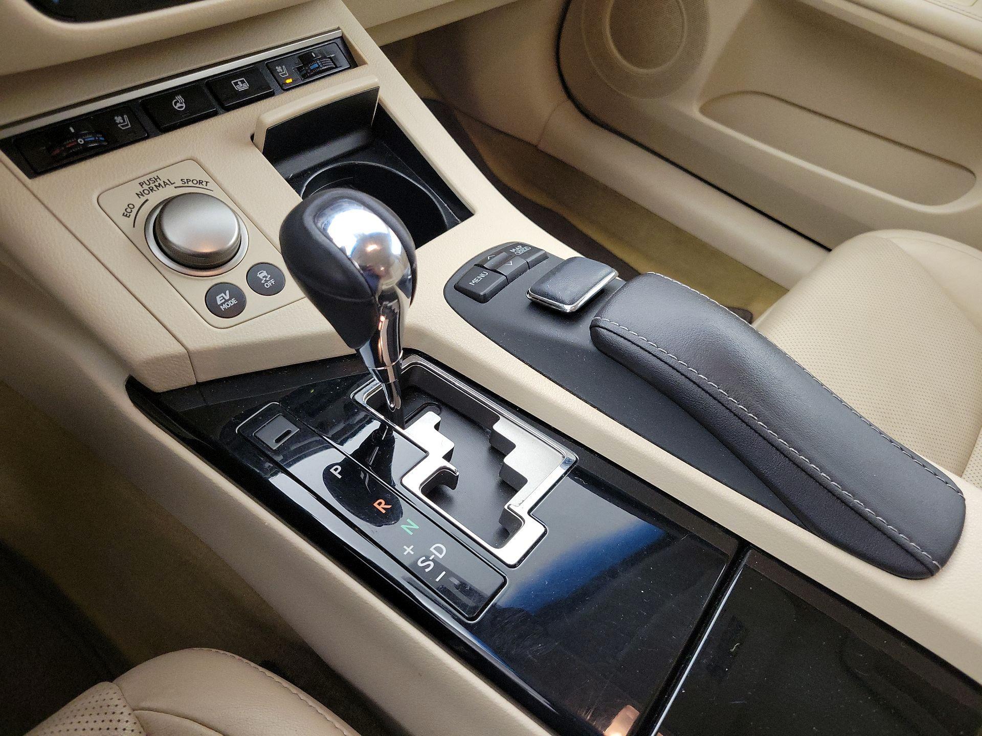 Thumbnail: 2014 Lexus ES - 18