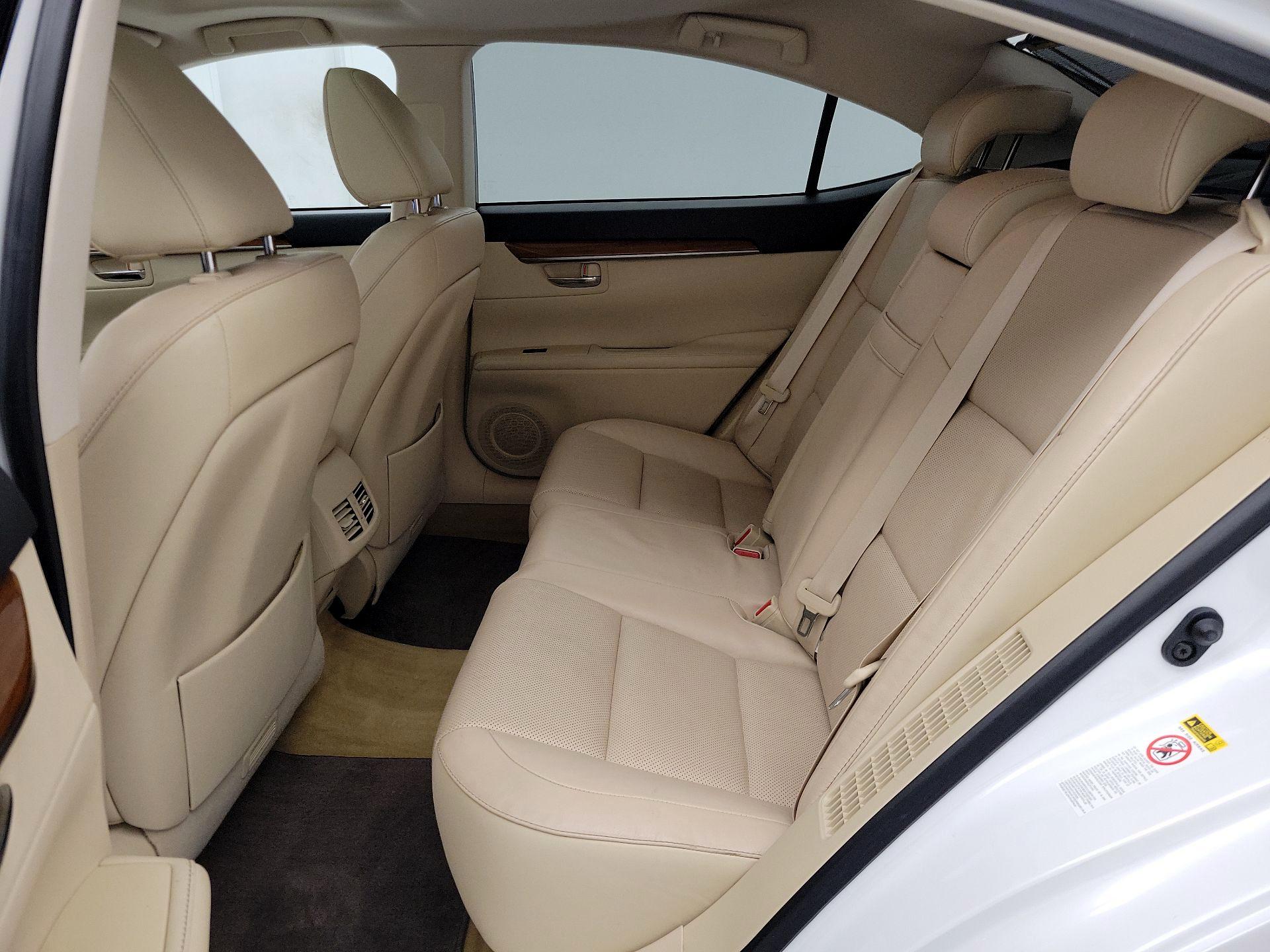 Thumbnail: 2014 Lexus ES - 20