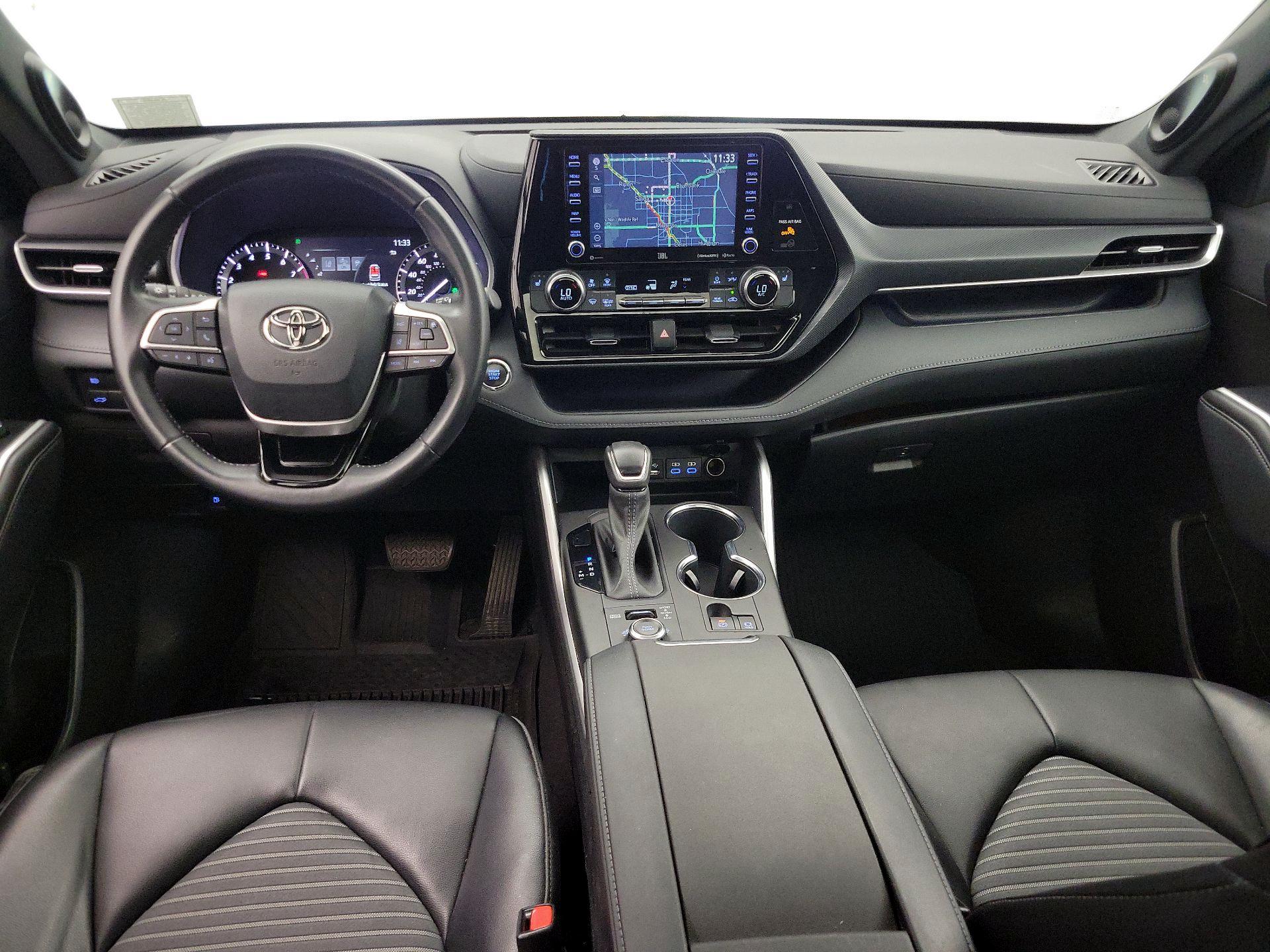 Thumbnail: 2022 Toyota Highlander - 9