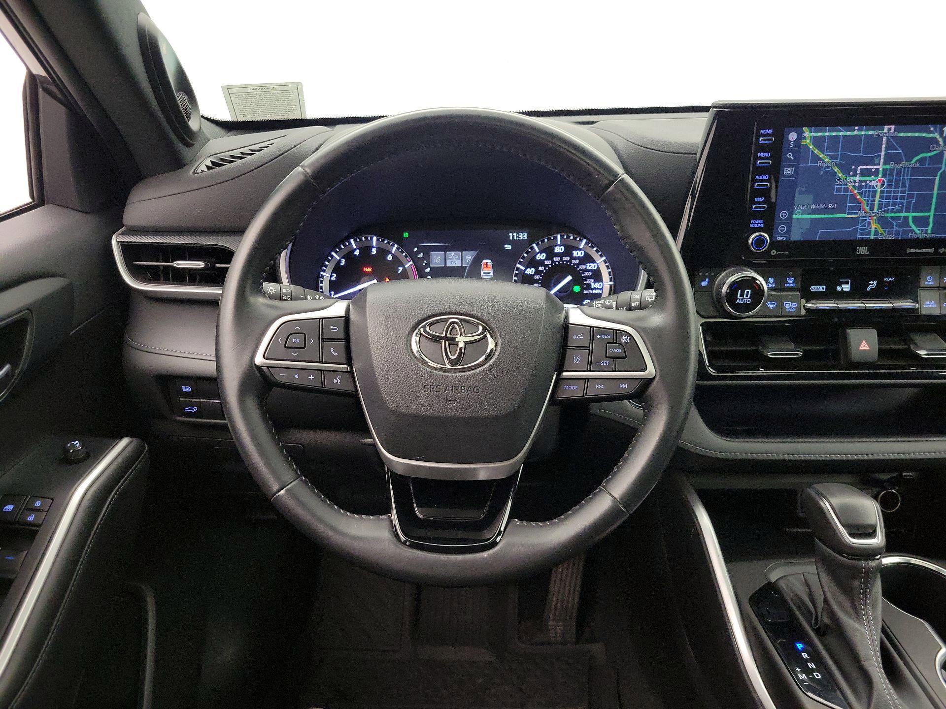 Thumbnail: 2022 Toyota Highlander - 10