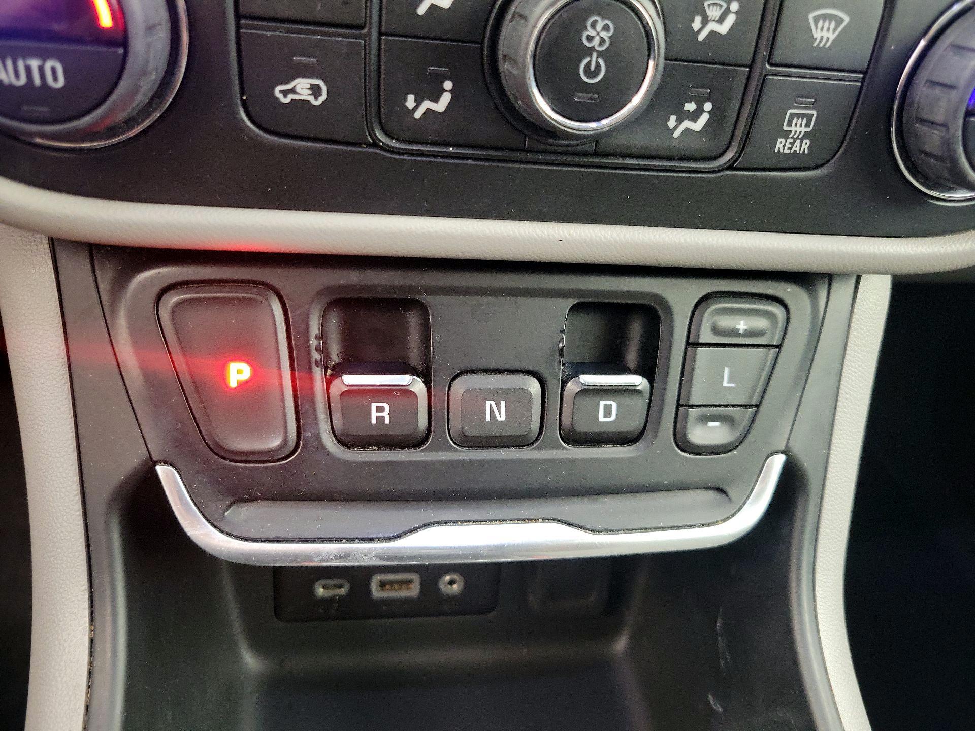Thumbnail: 2019 GMC Terrain - 17