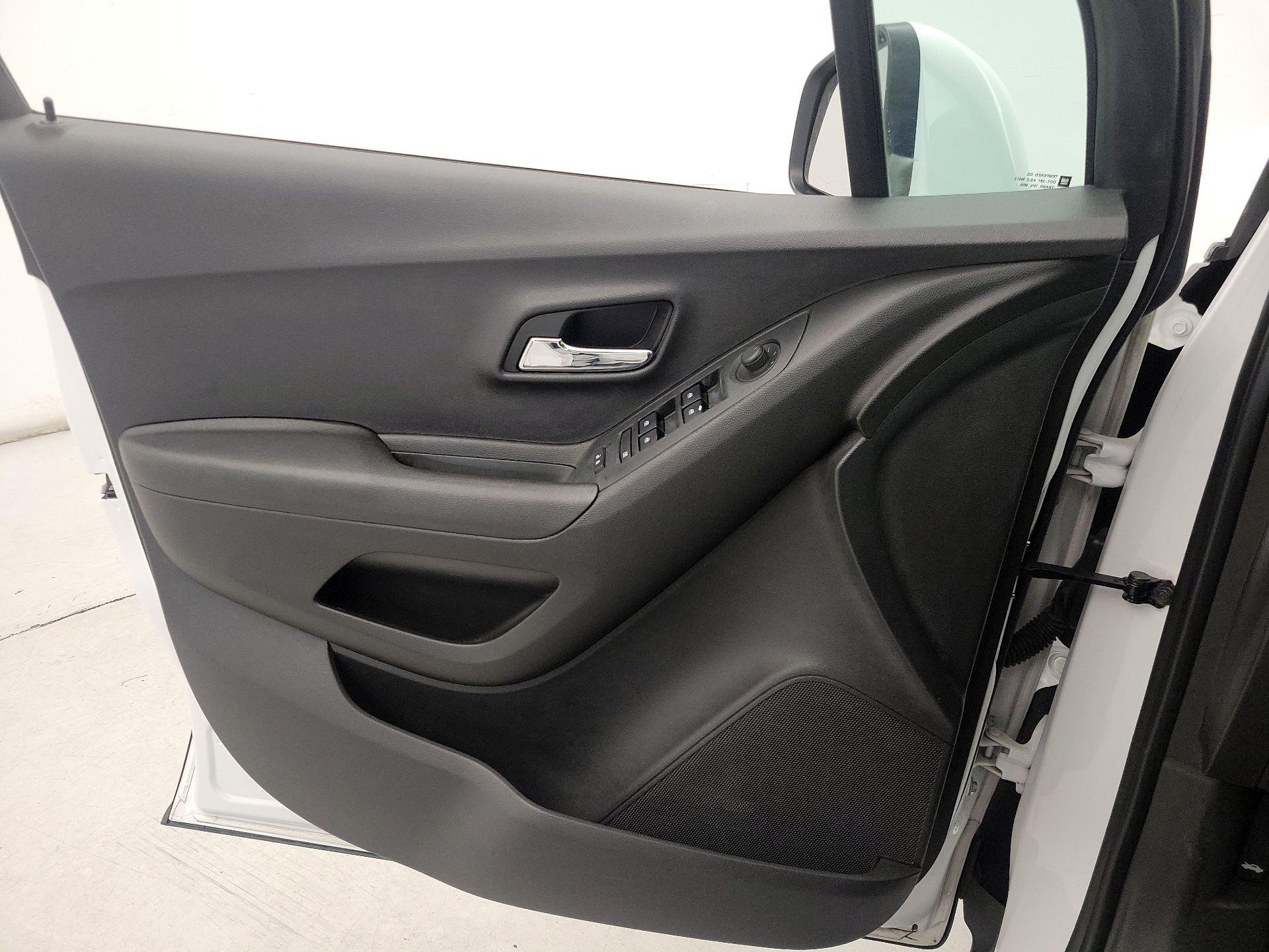 Thumbnail: 2019 Chevrolet Trax - 12