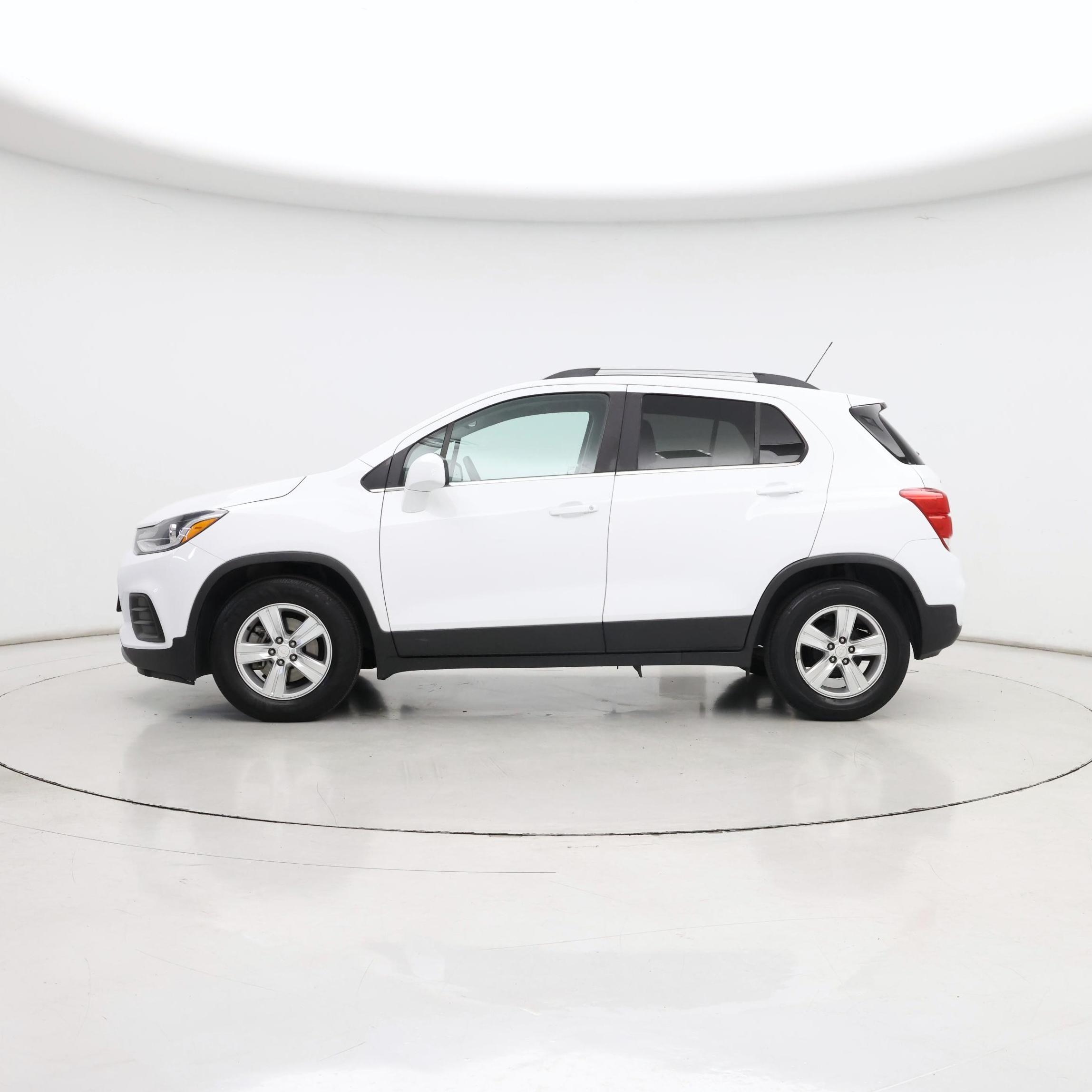 Thumbnail: 2019 Chevrolet Trax - 3