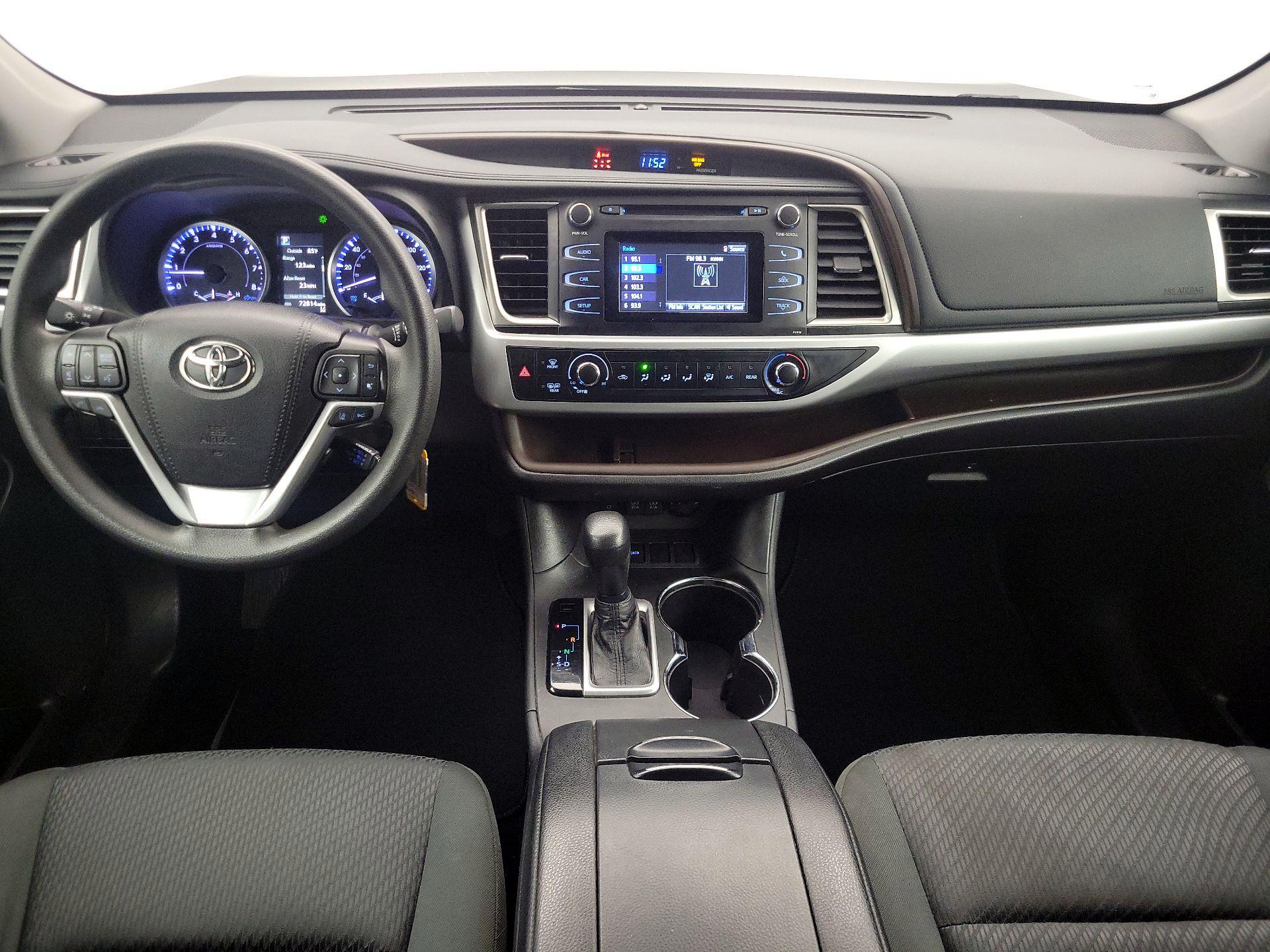 Thumbnail: 2019 Toyota Highlander - 9