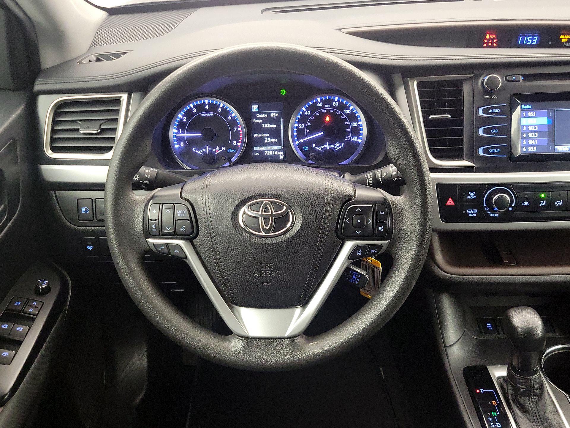 Thumbnail: 2019 Toyota Highlander - 10