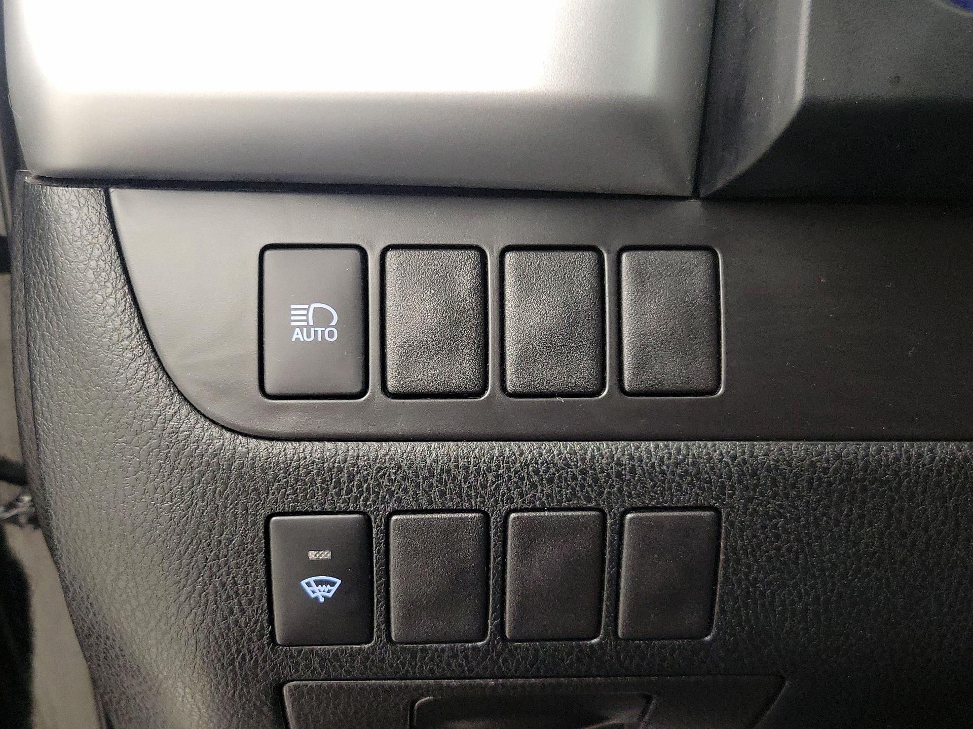 Thumbnail: 2019 Toyota Highlander - 13