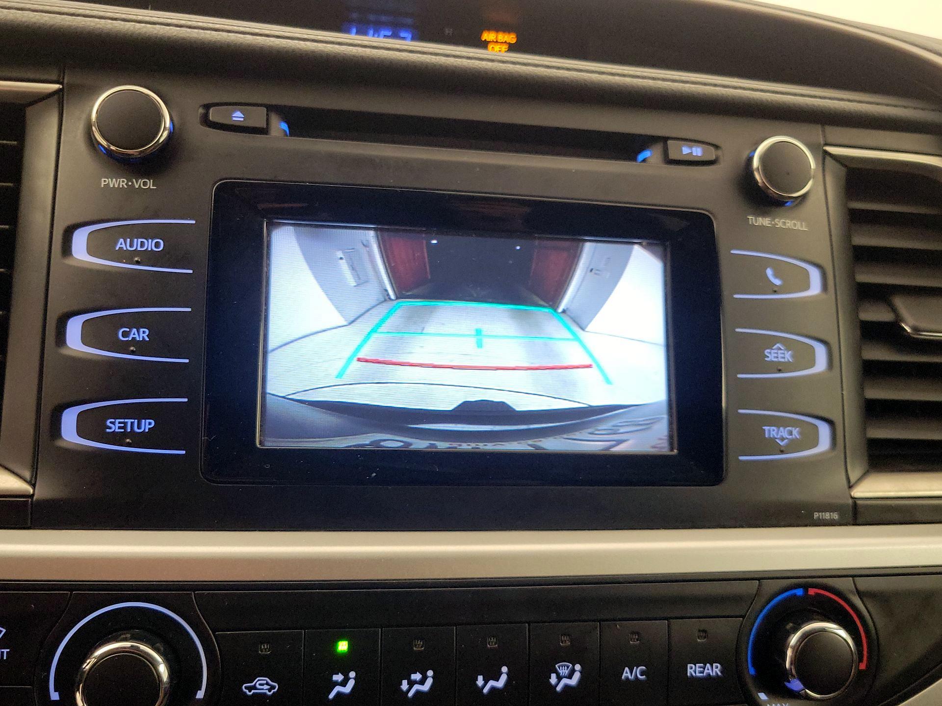 Thumbnail: 2019 Toyota Highlander - 14