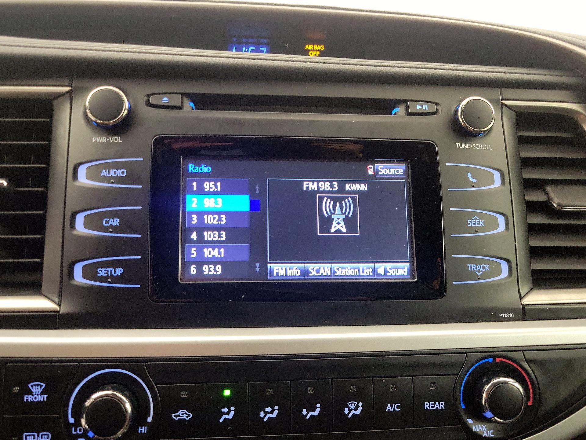 Thumbnail: 2019 Toyota Highlander - 15