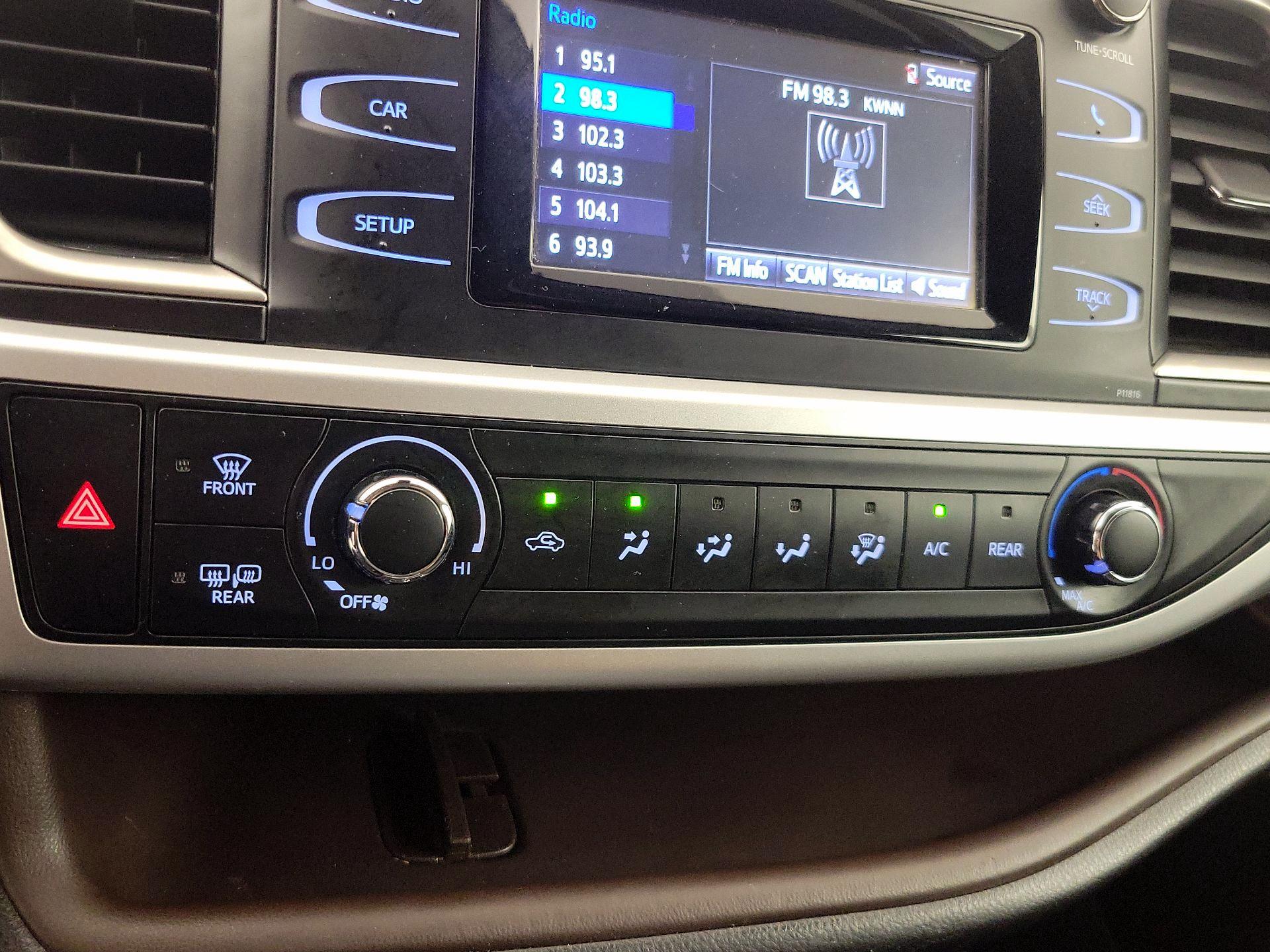 Thumbnail: 2019 Toyota Highlander - 16