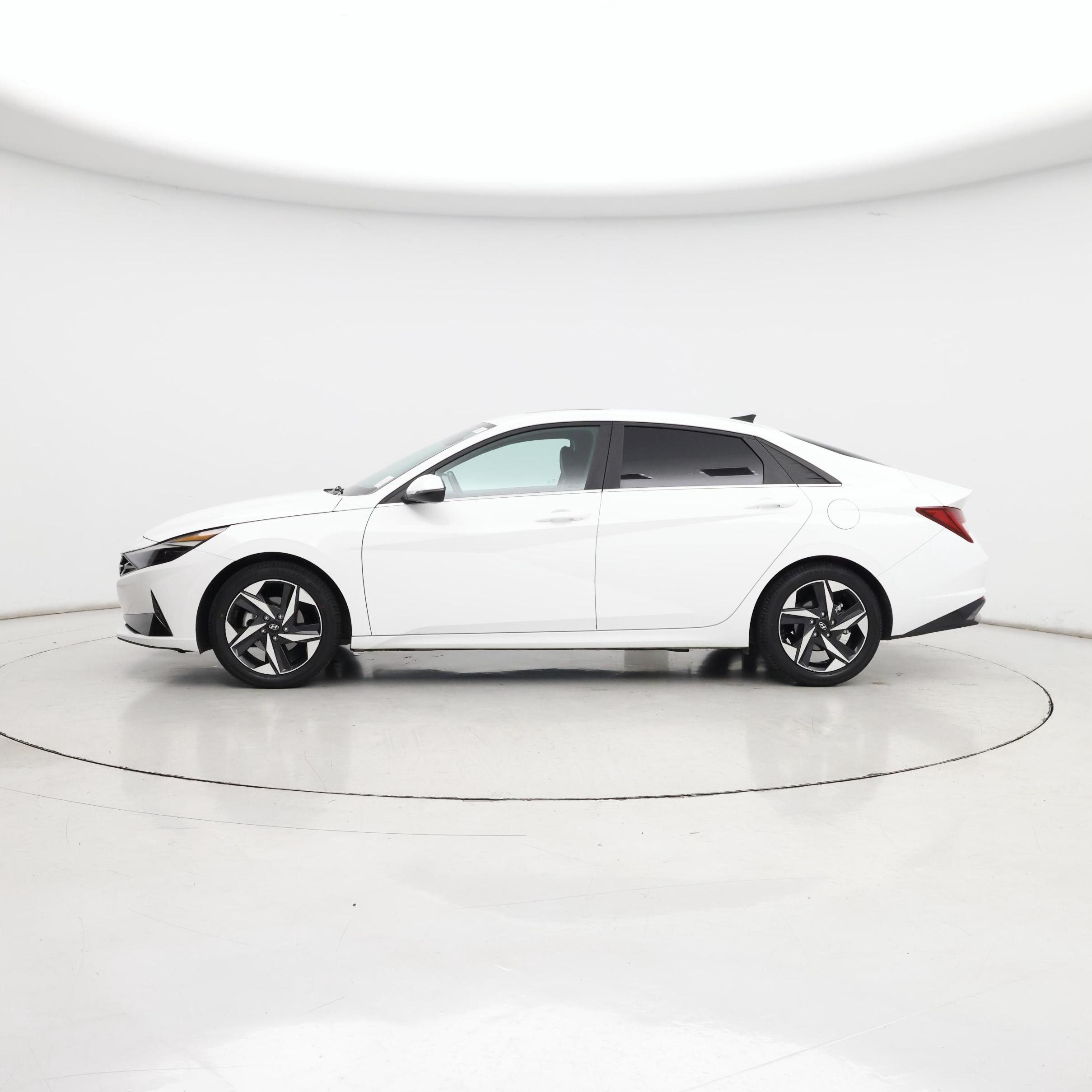 Thumbnail: 2023 Hyundai Elantra - 3
