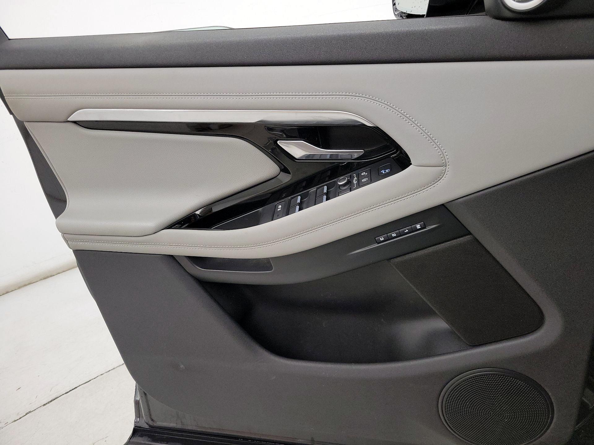 Thumbnail: 2020 Land Rover Range Rover Evoque - 12