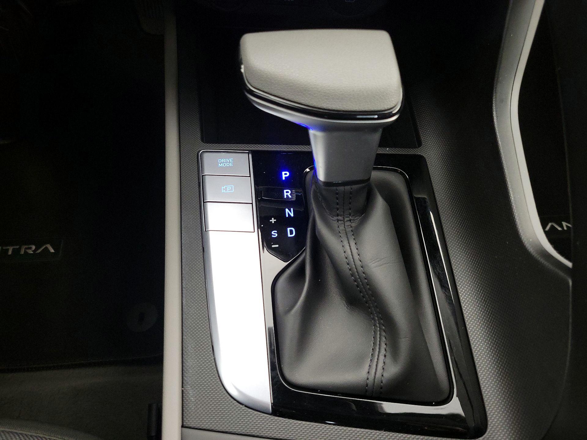 Thumbnail: 2024 Hyundai Elantra - 17