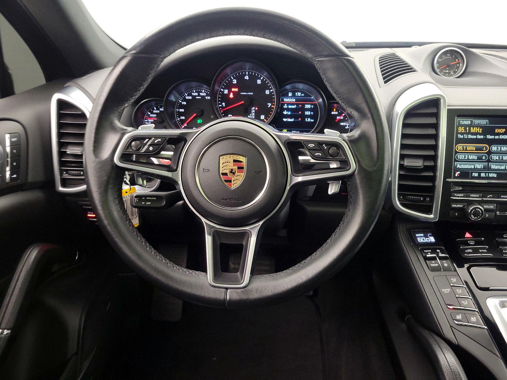 Thumbnail: 2016 Porsche Cayenne - 10