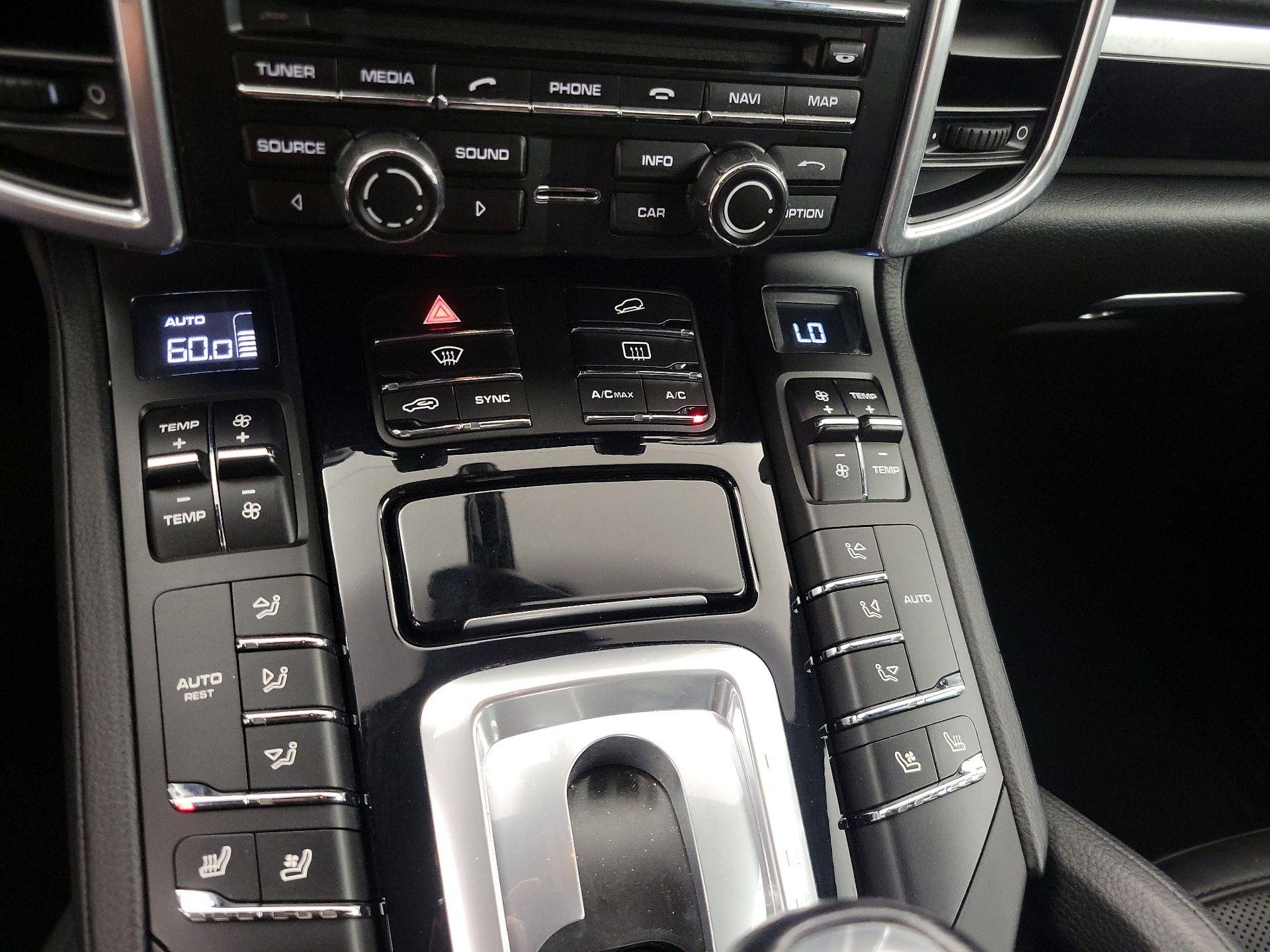 Thumbnail: 2016 Porsche Cayenne - 15
