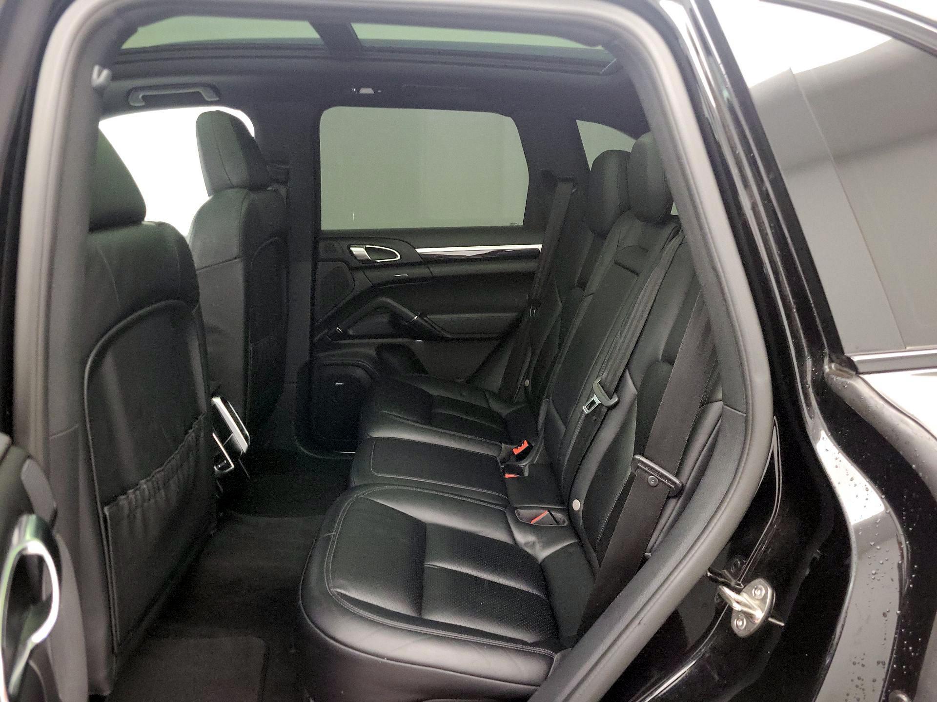 Thumbnail: 2016 Porsche Cayenne - 18