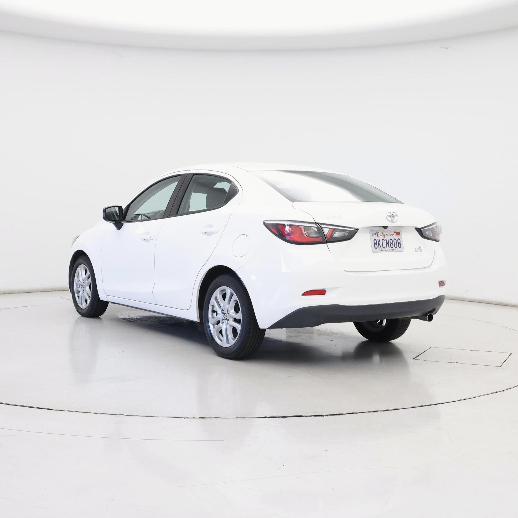 Thumbnail: 2018 Toyota Yaris iA - 2