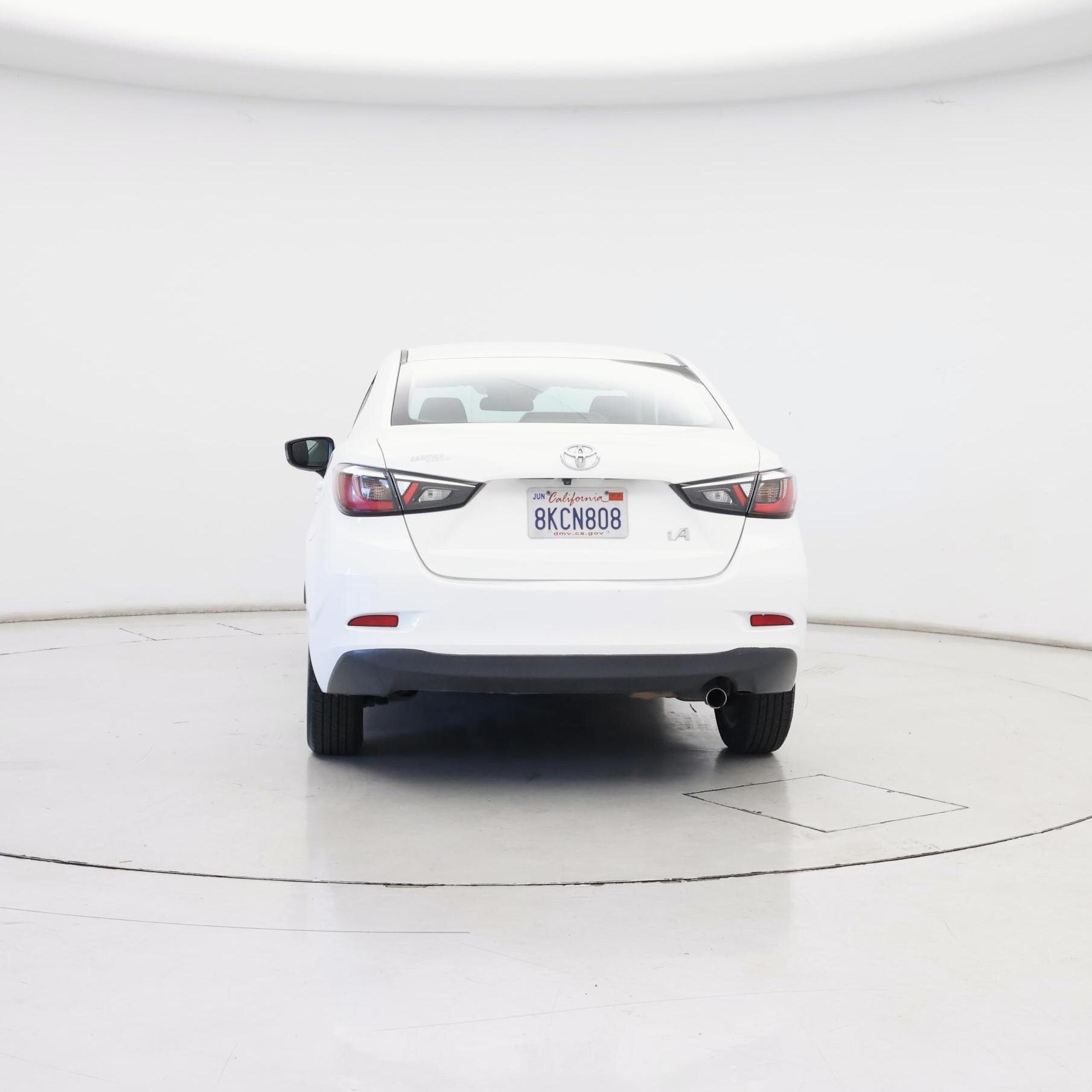 Thumbnail: 2018 Toyota Yaris iA - 6