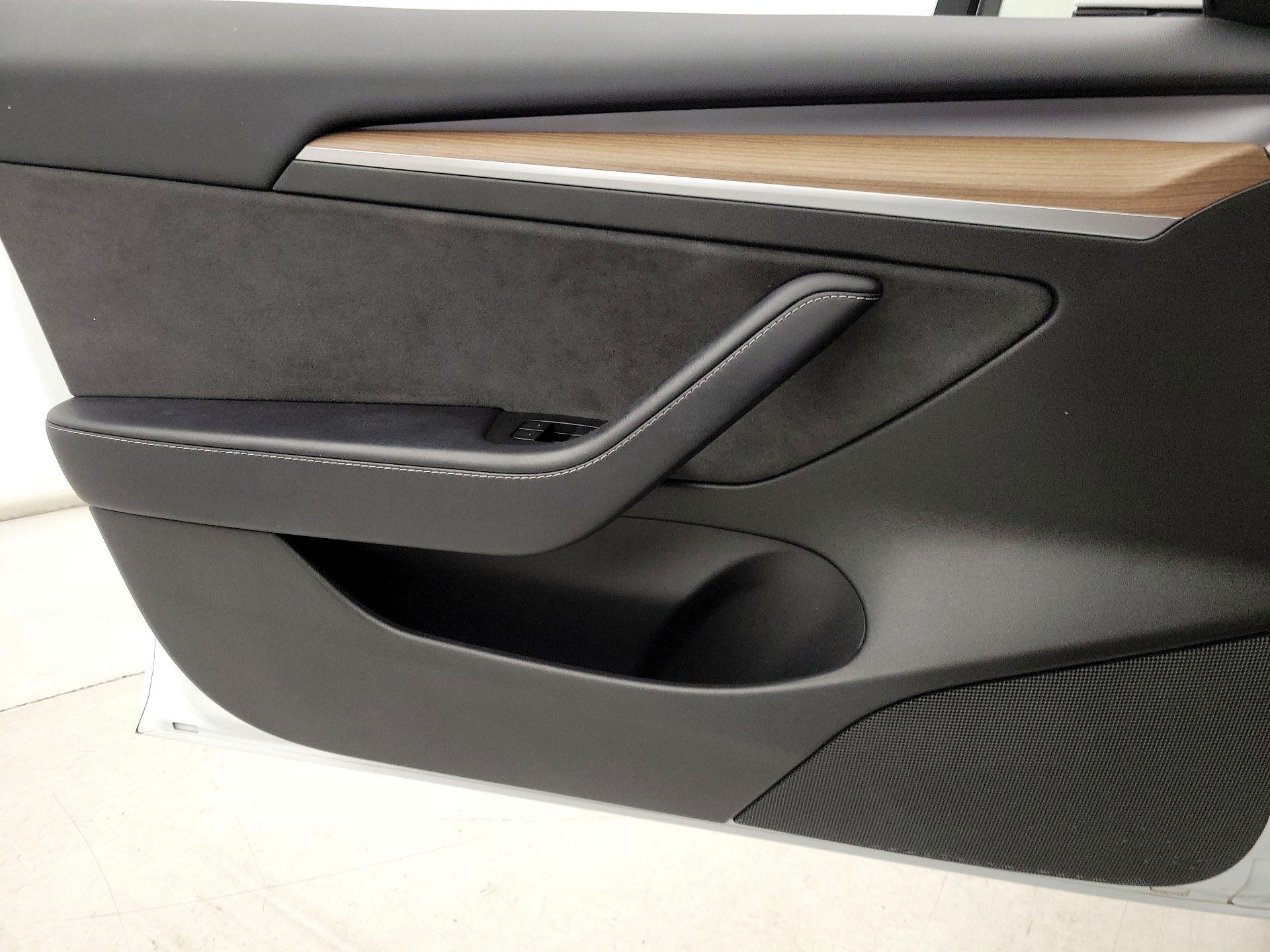 Thumbnail: 2023 Tesla Model 3 - 12