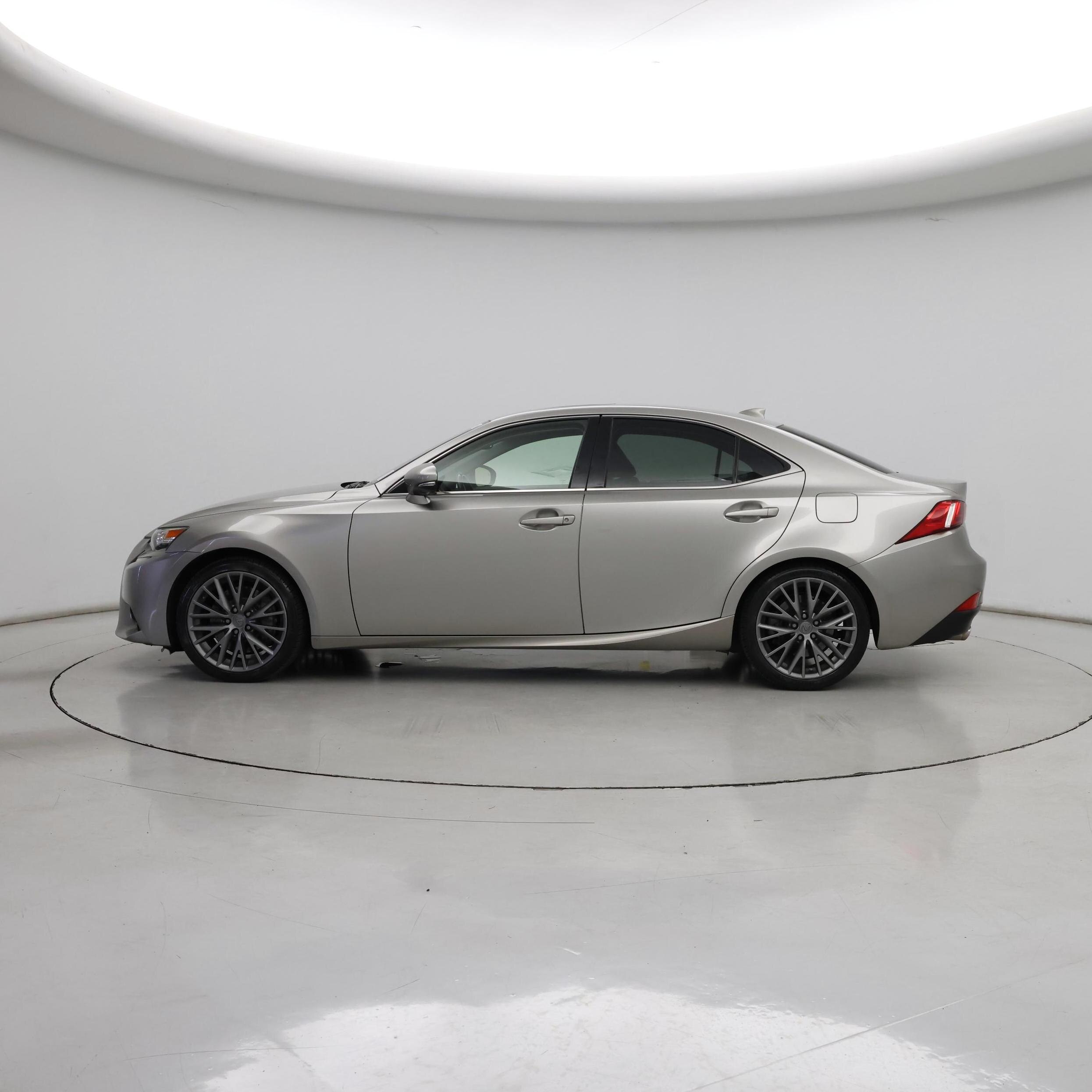 Thumbnail: 2016 Lexus RC - 3